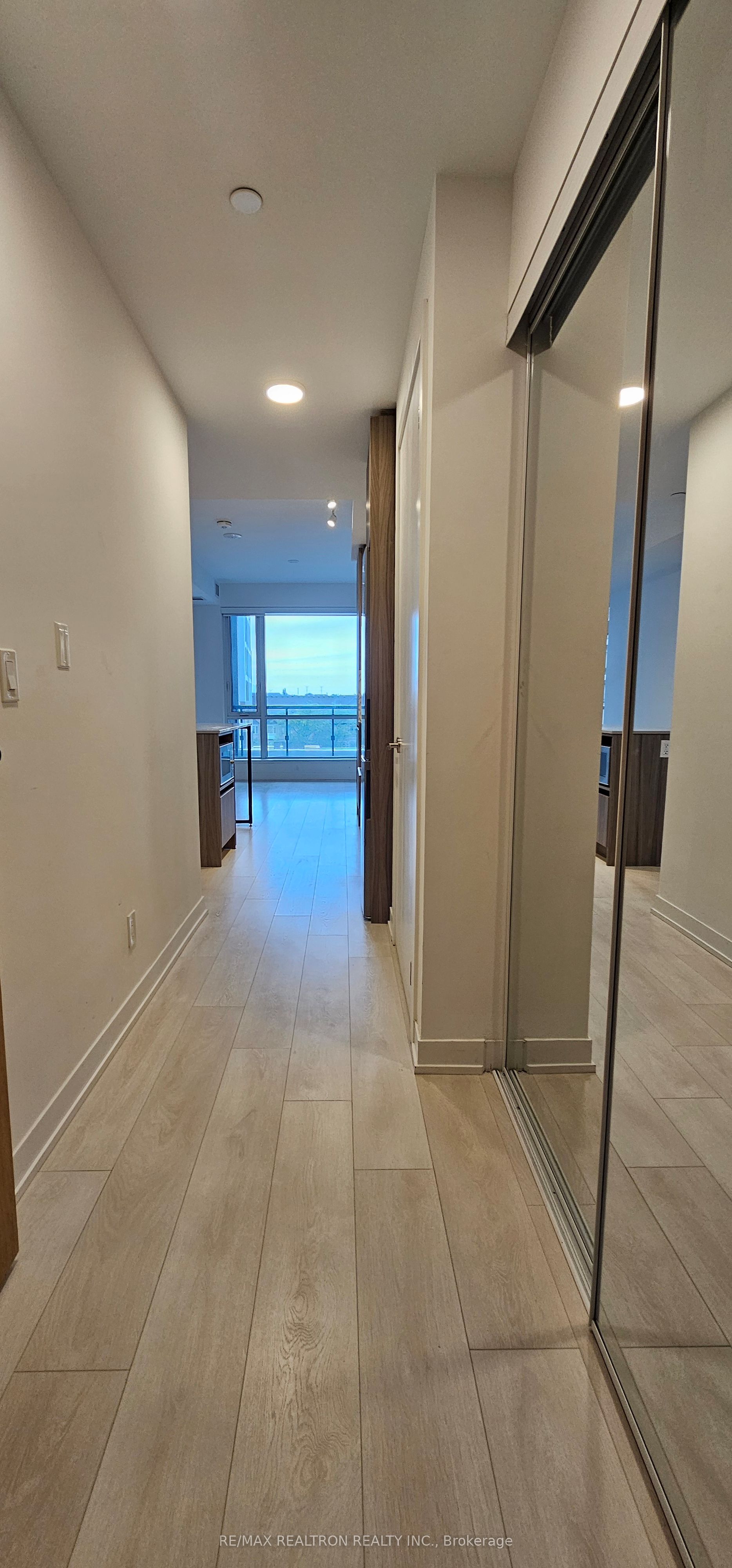 #432 - 7950 Bathurst Street Property Photo 2