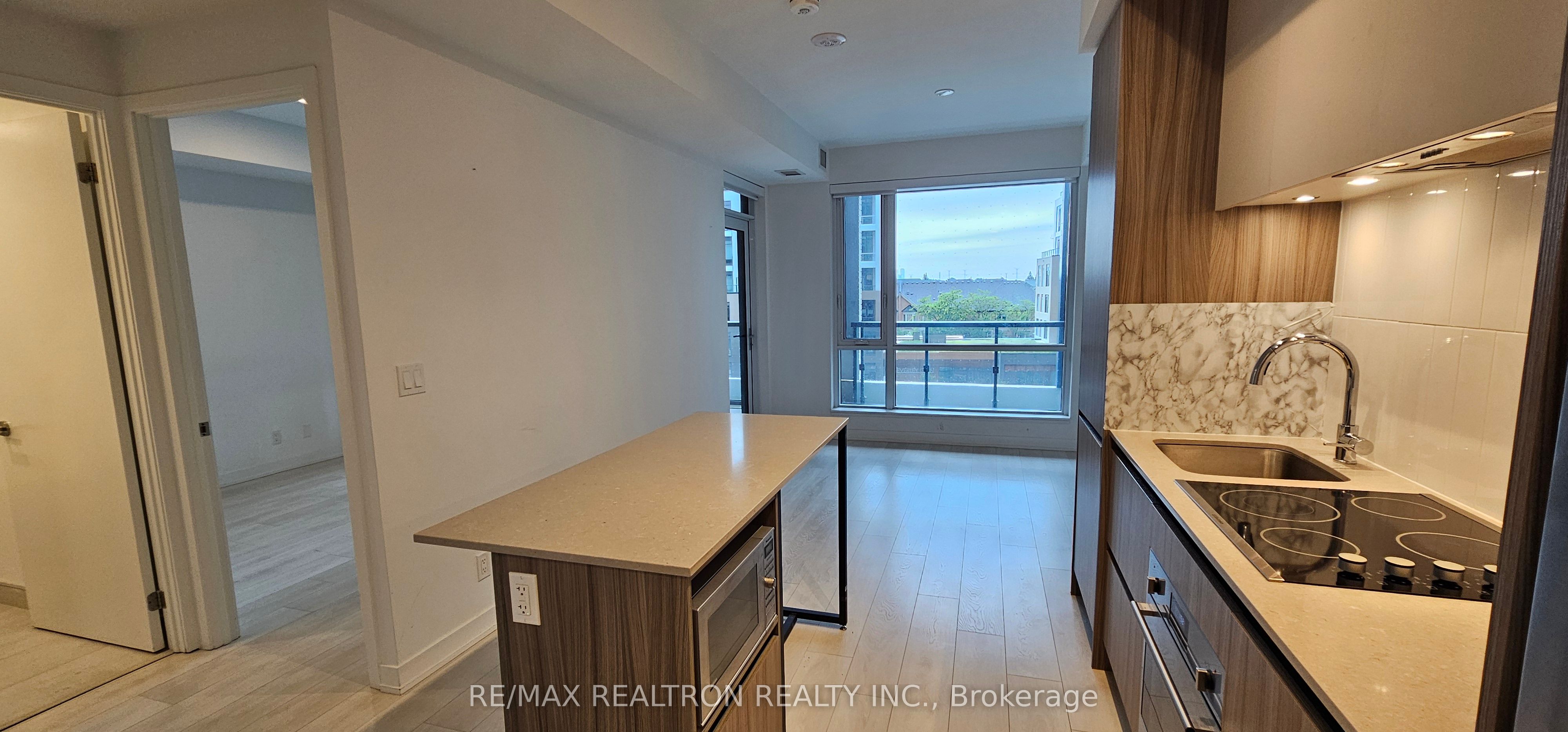 #432 - 7950 Bathurst Street Property Photo 6