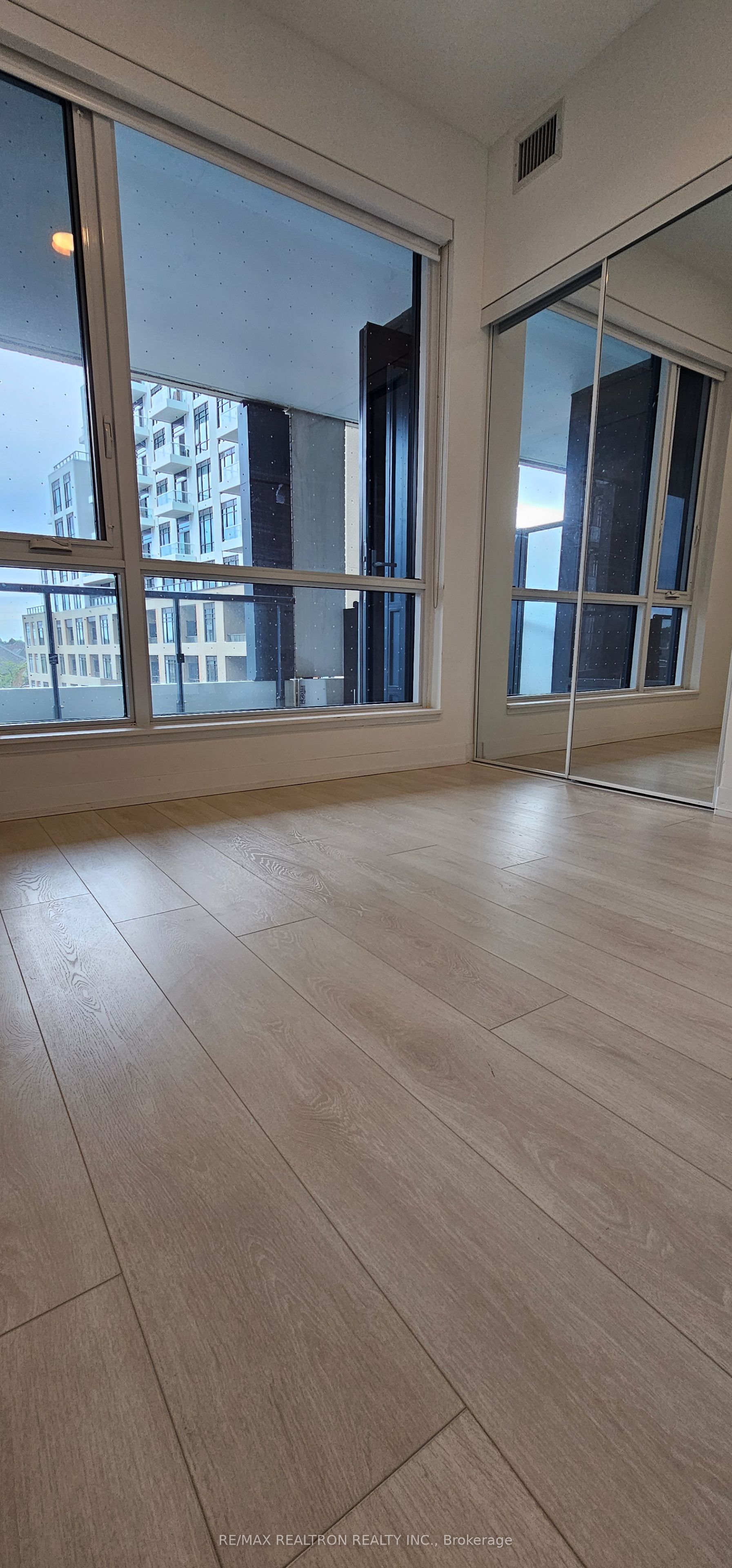 #432 - 7950 Bathurst Street Property Photo 33