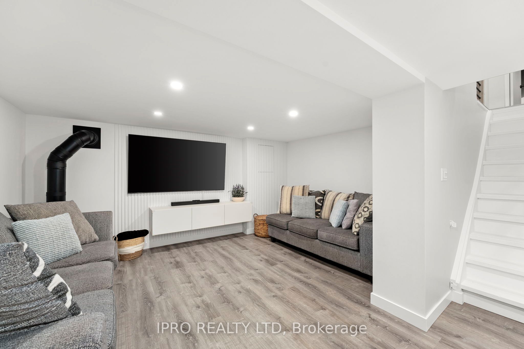 14 Greenaway Street Property Photo 18