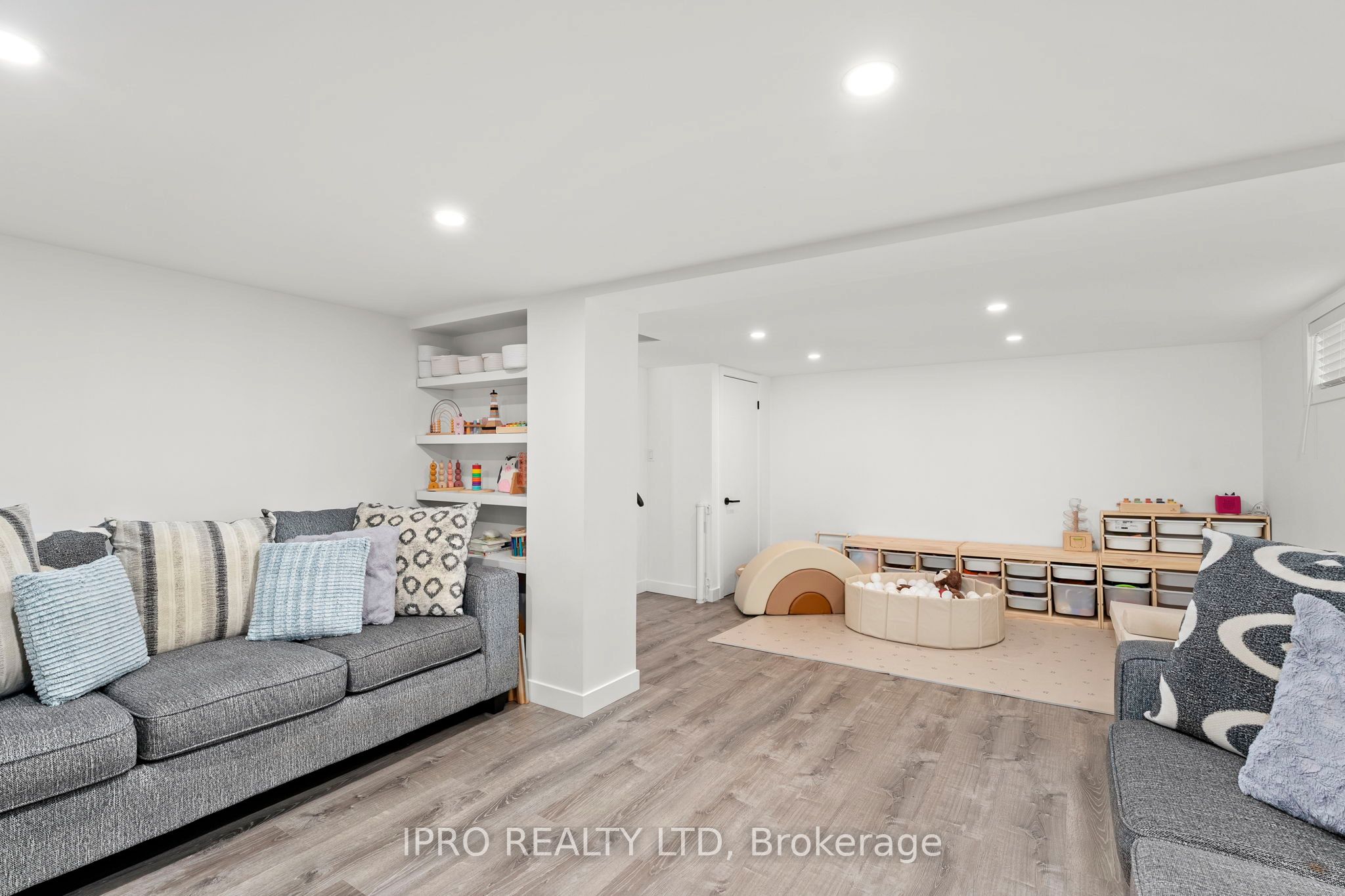 14 Greenaway Street Property Photo 19