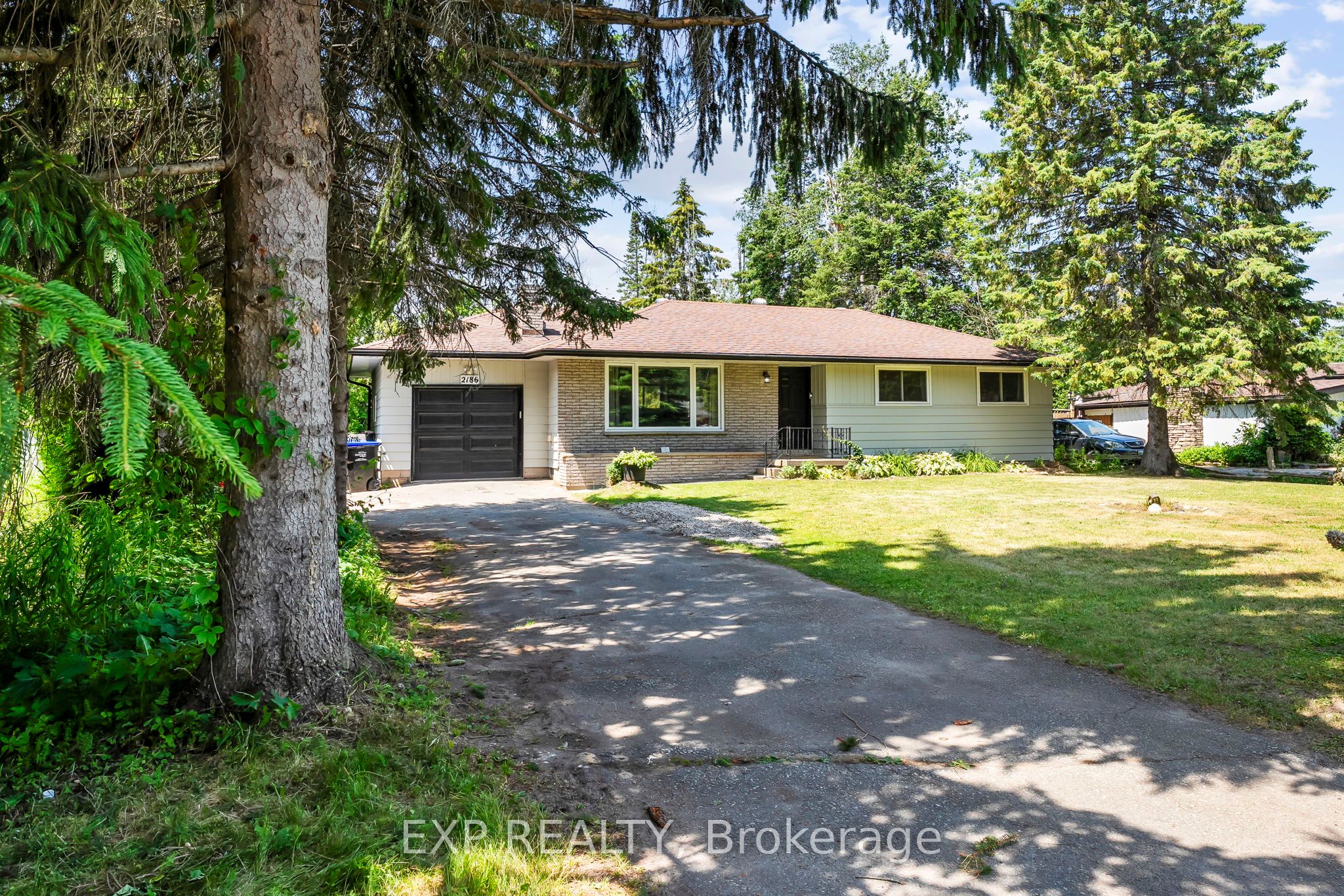 2186 Richard Street Property Photo 1