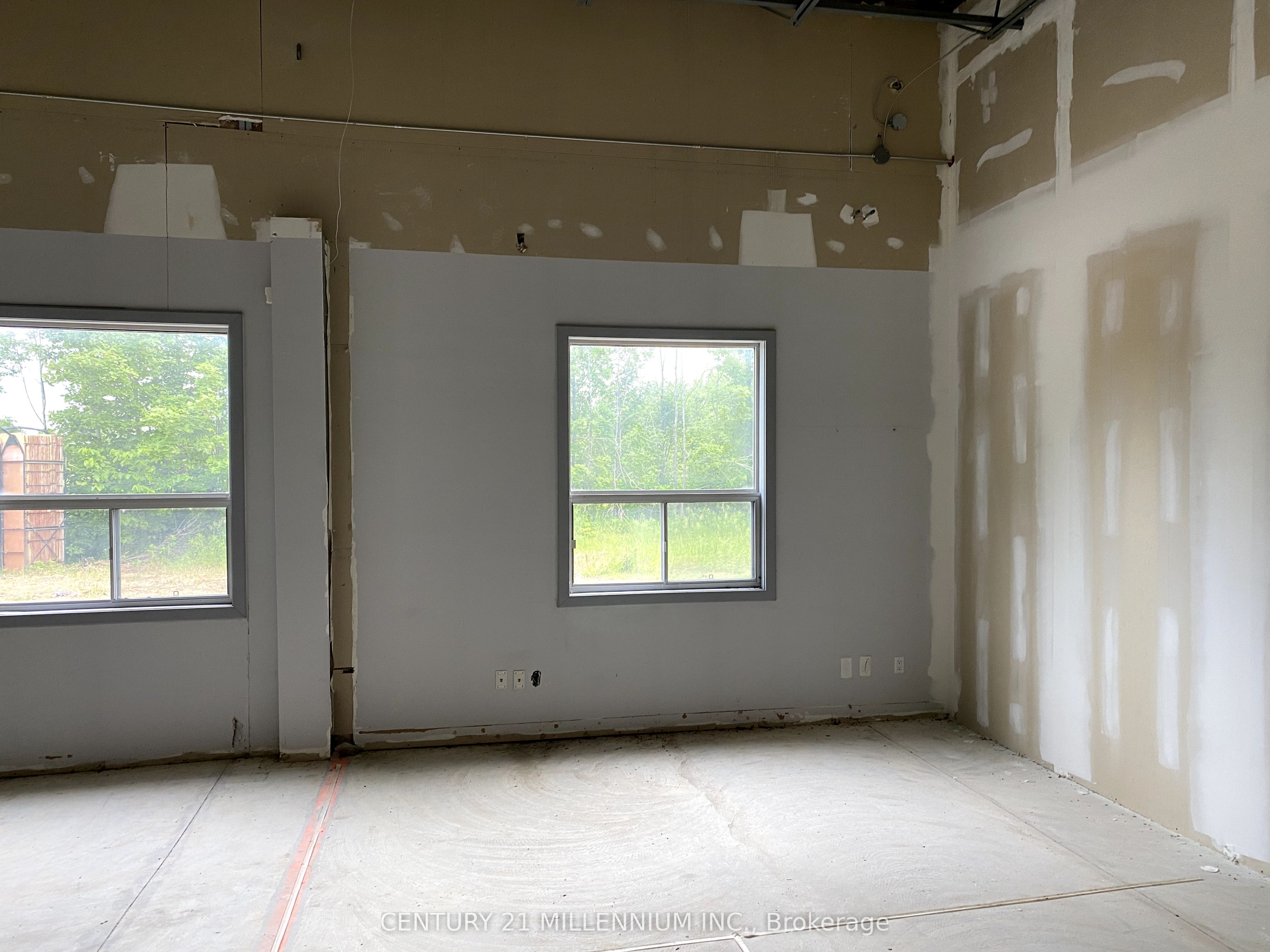 12637 Tenth Line 103 Property Photo 15