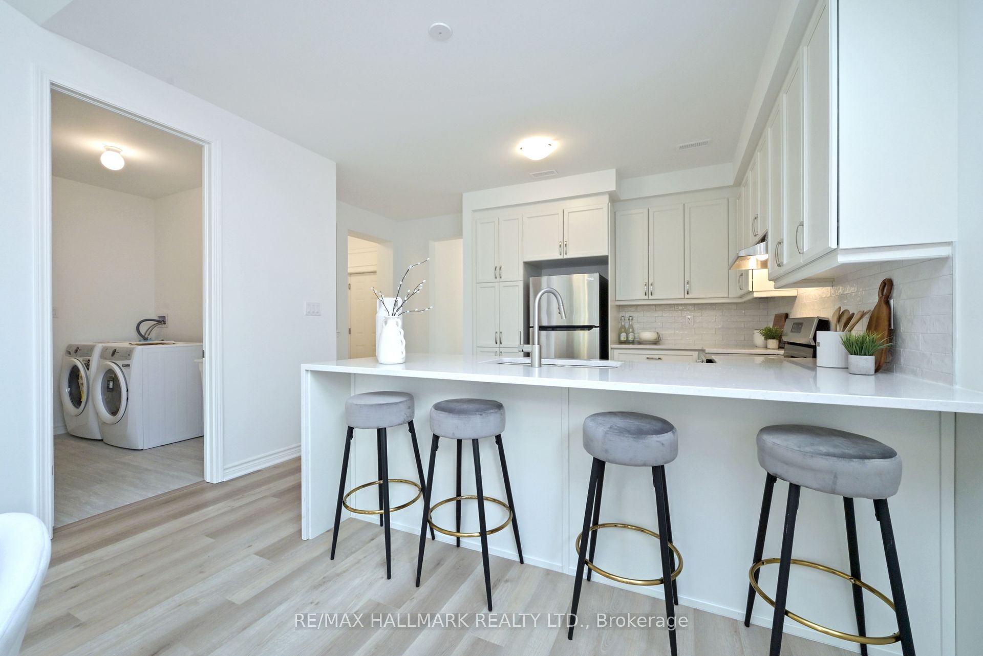 2884 Weatherill Place Property Photo 9
