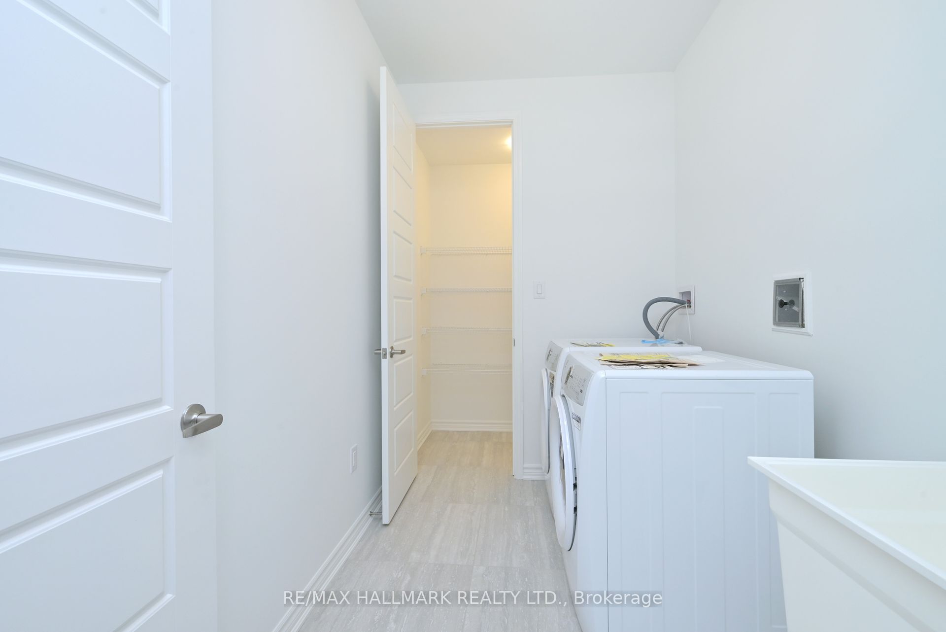 2884 Weatherill Place Property Photo 34