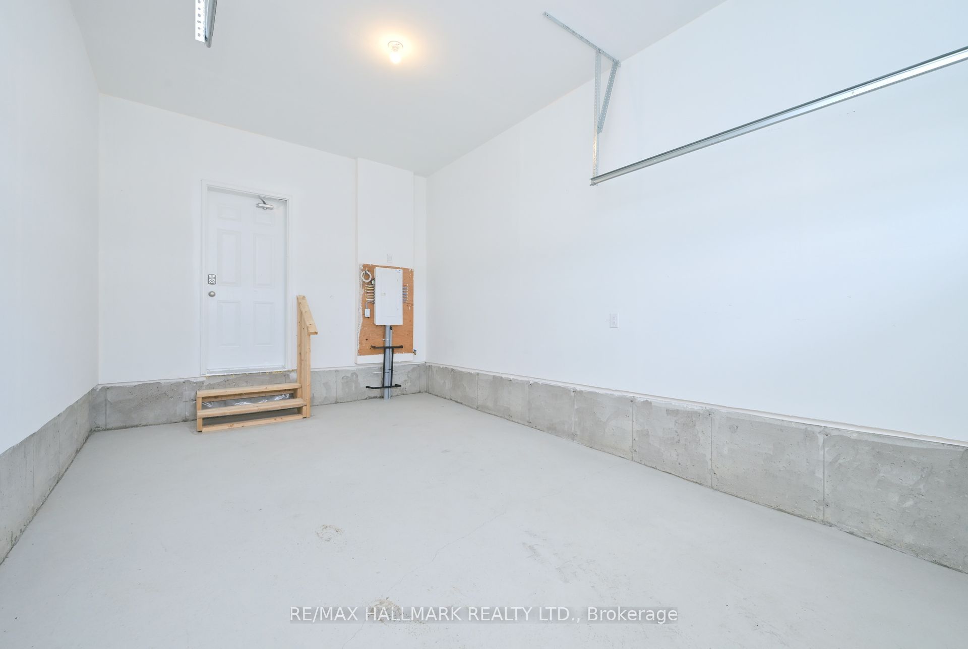 2884 Weatherill Place Property Photo 37