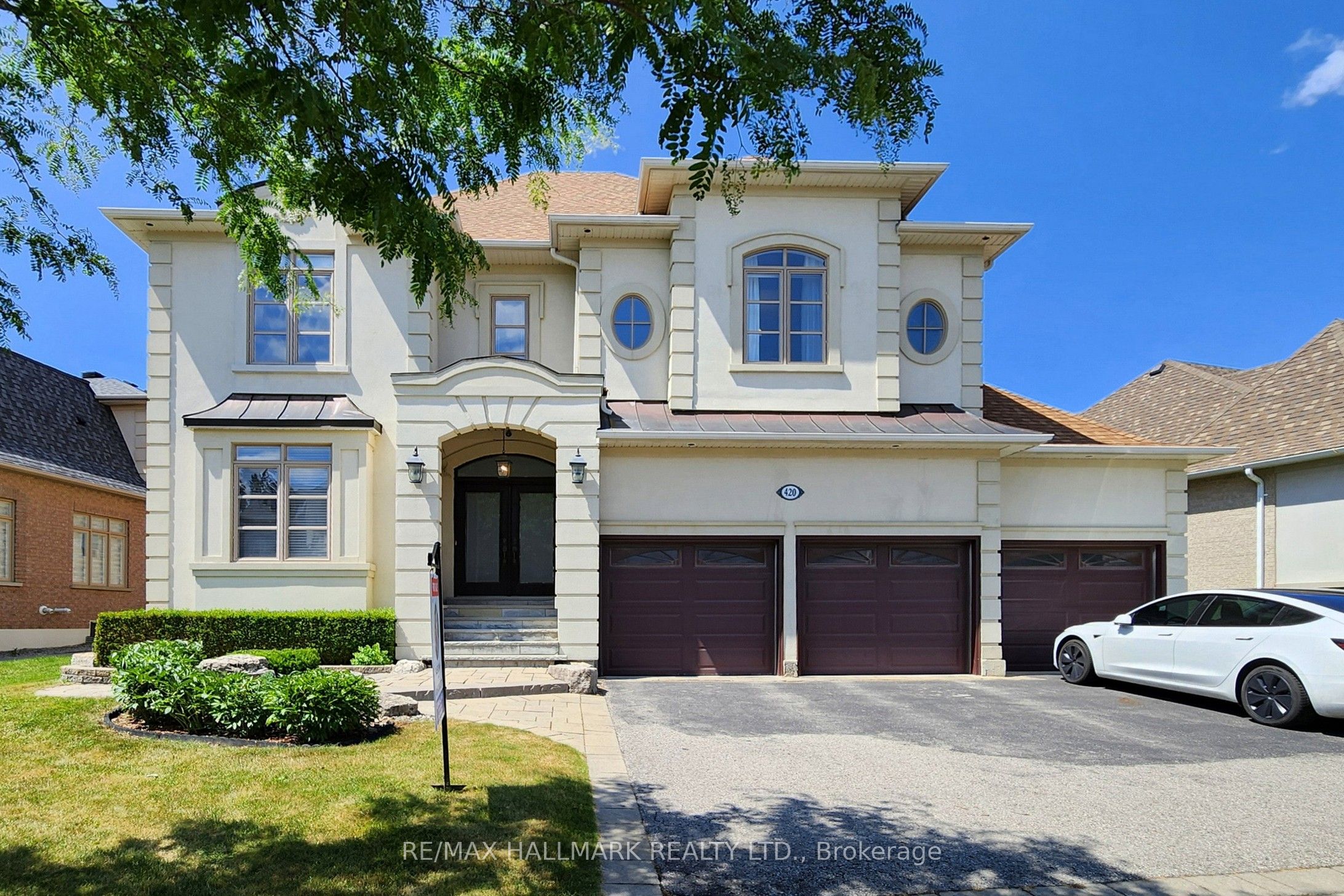 420 Paradelle Drive Property Photo 1