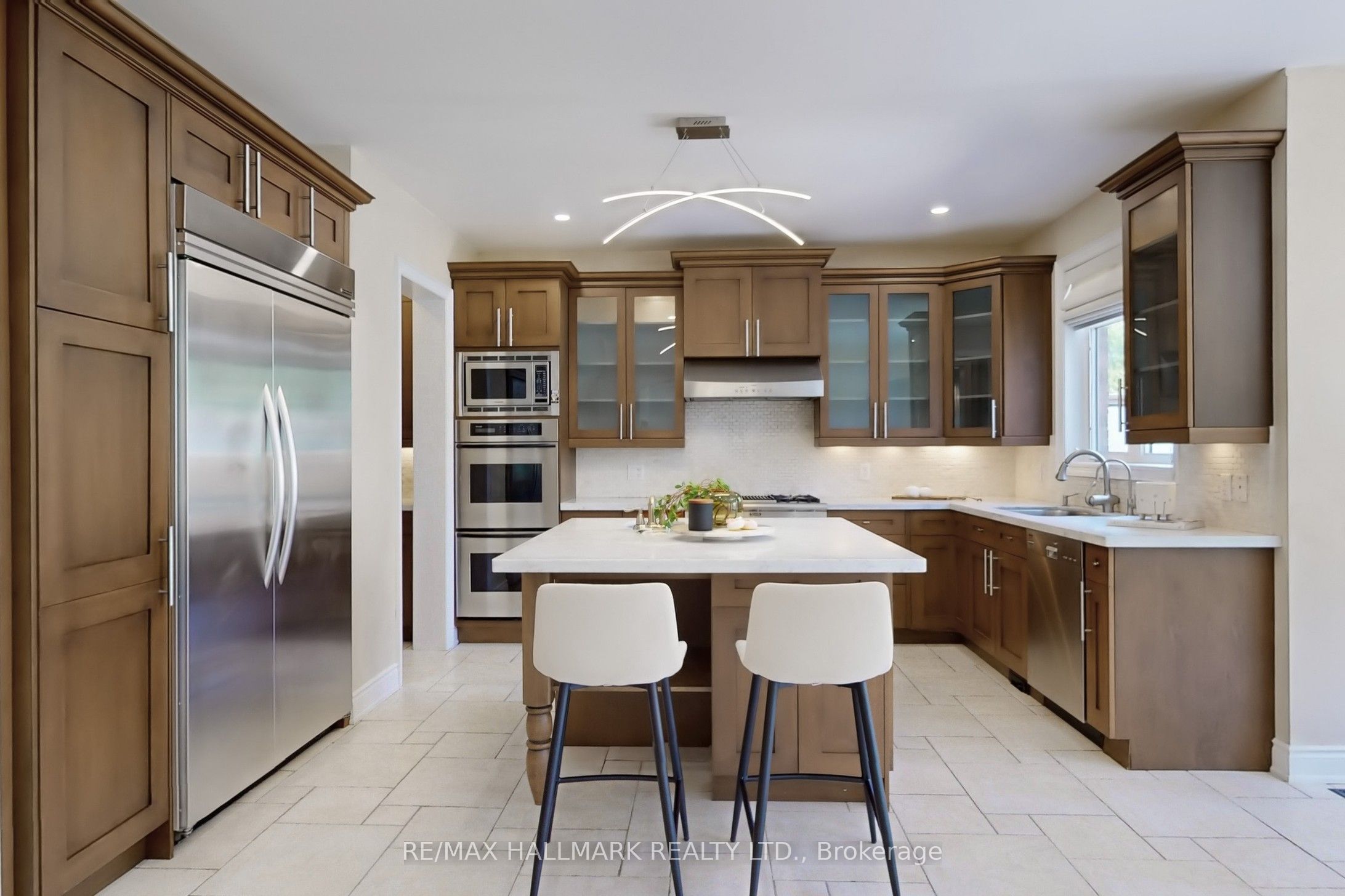420 Paradelle Drive Property Photo 8