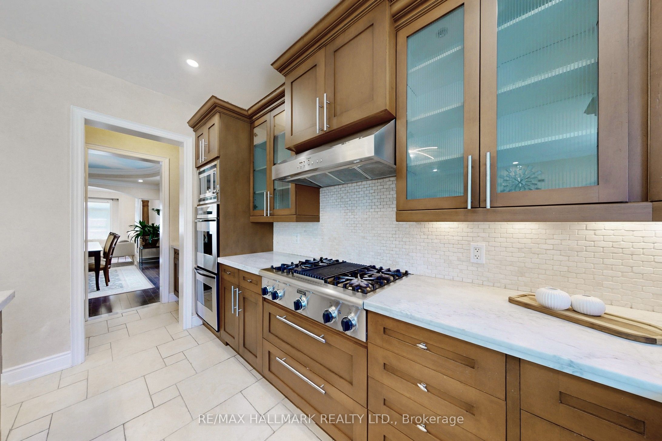 420 Paradelle Drive Property Photo 11