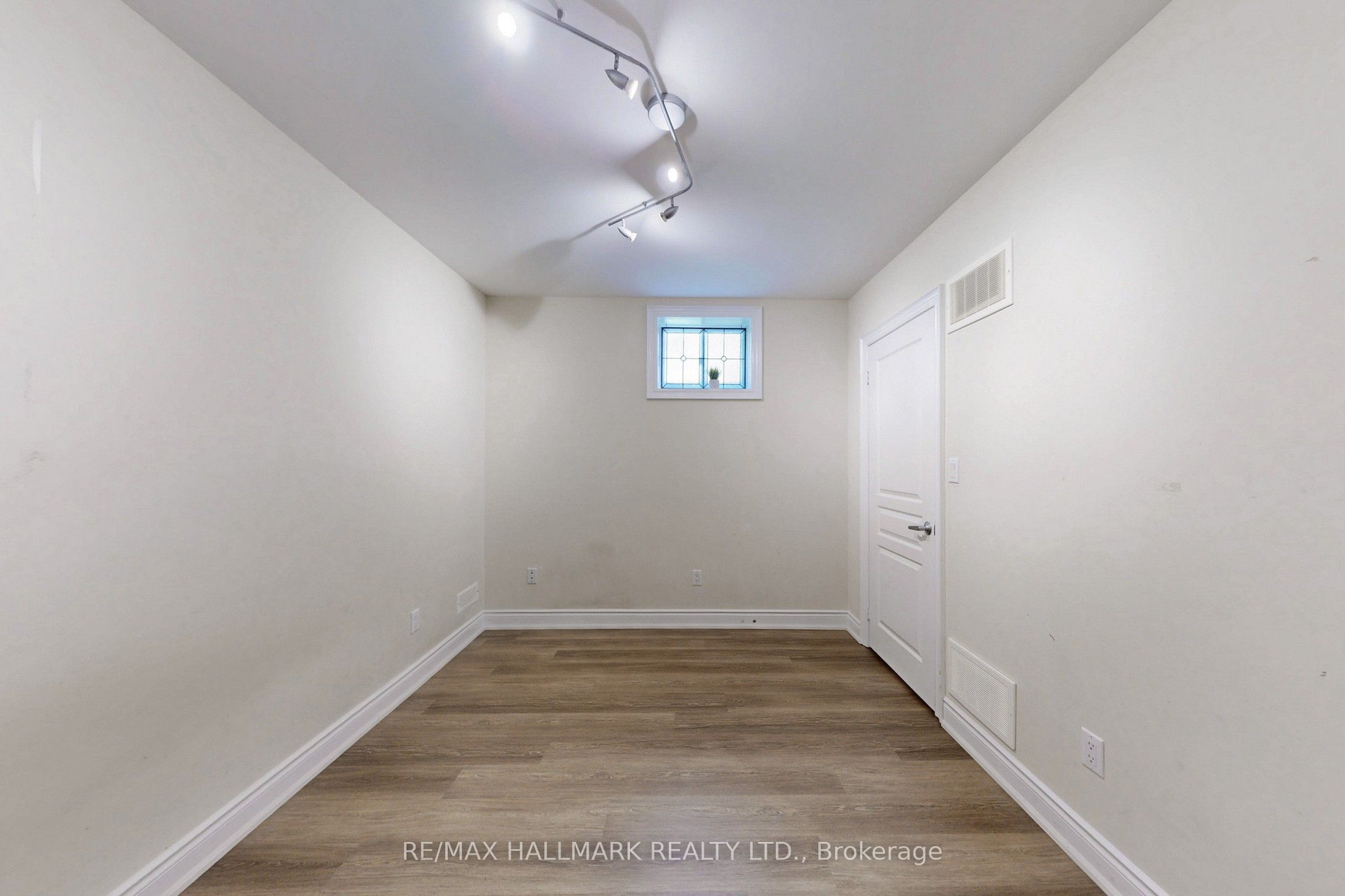420 Paradelle Drive Property Photo 33