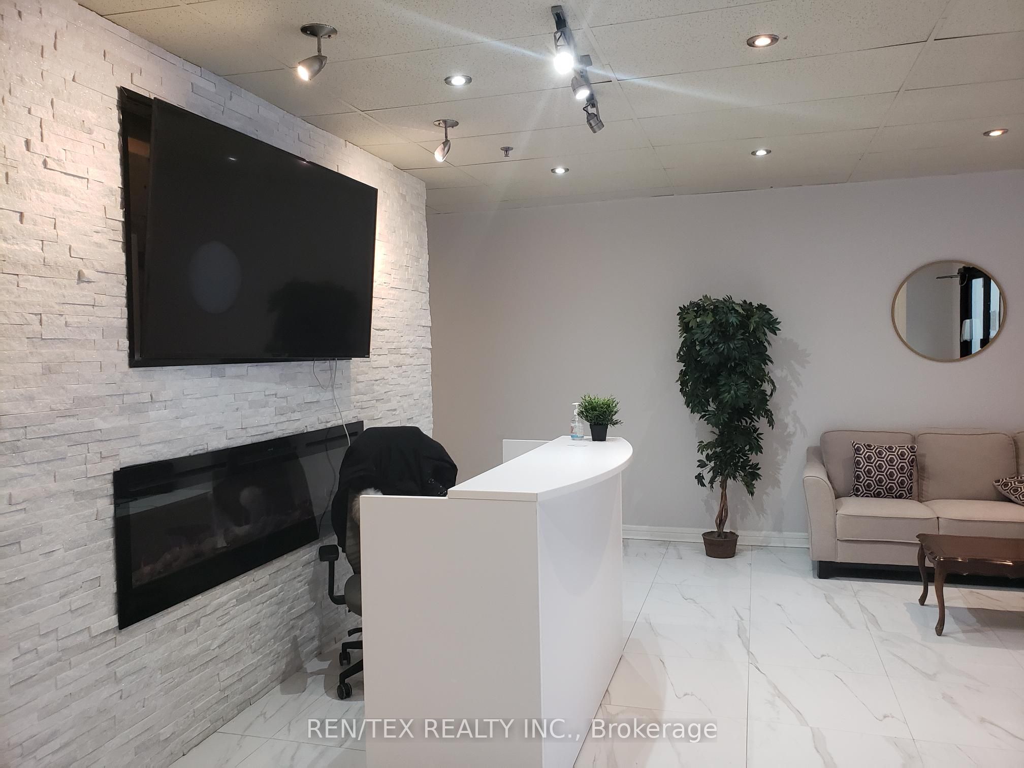 240 Riviera Drive 2 Property Photo 2
