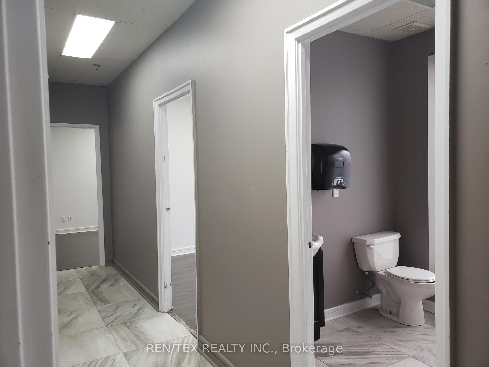 240 Riviera Drive 2 Property Photo 8