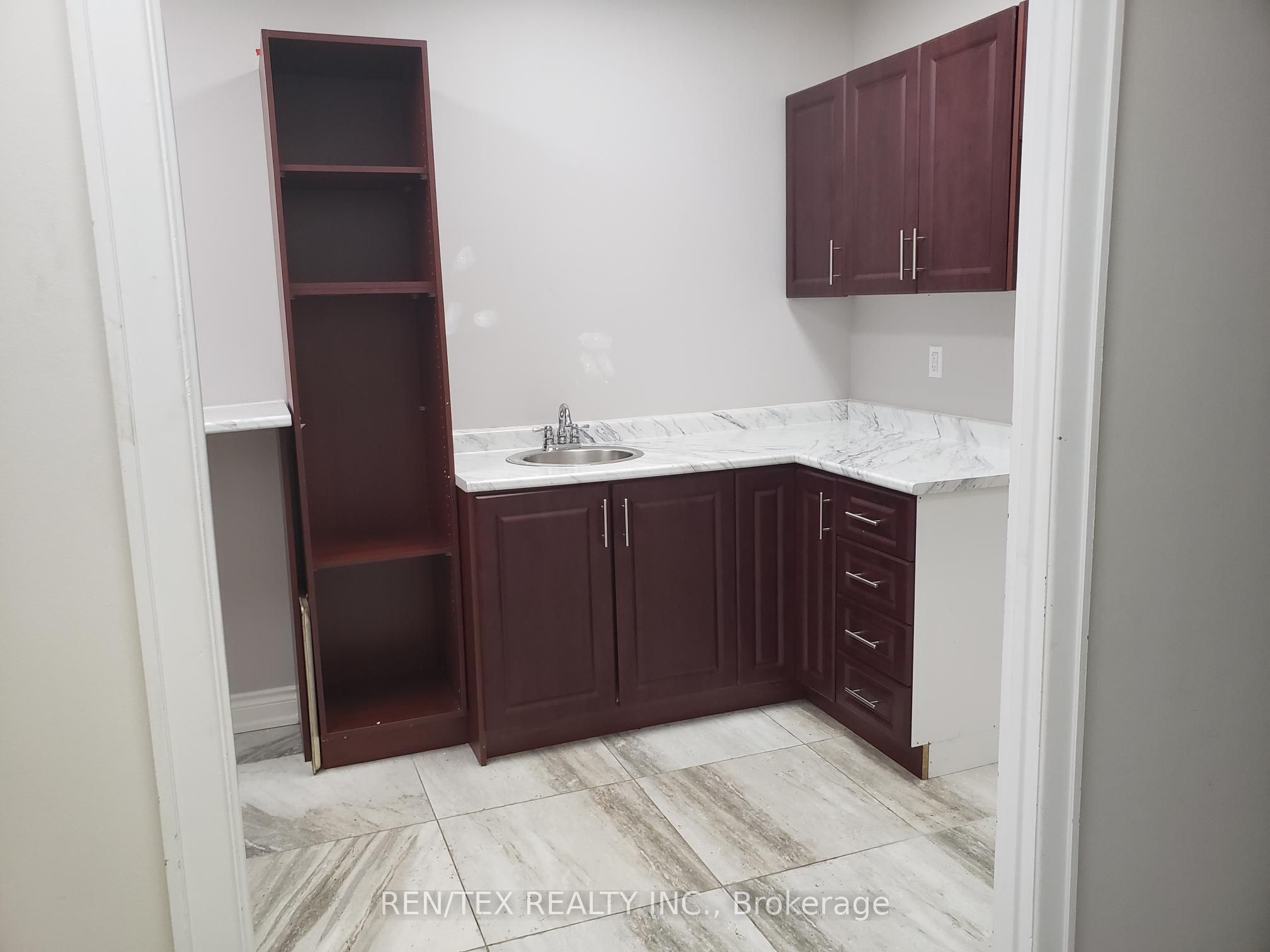 240 Riviera Drive 2 Property Photo 13