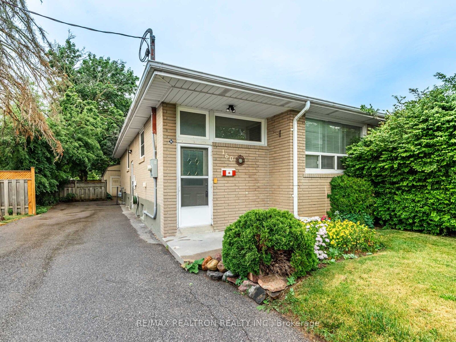 160 Longford Drive Property Photo 1