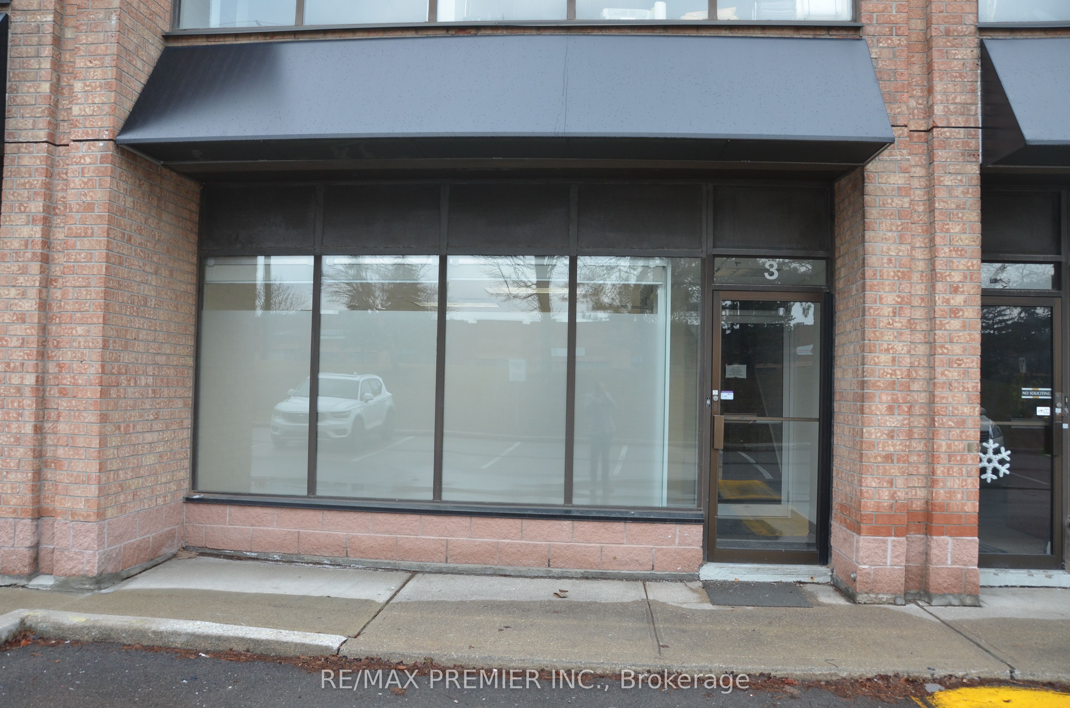#3B (2nd Floor) - 665 Millway Avenue Property Photo 1