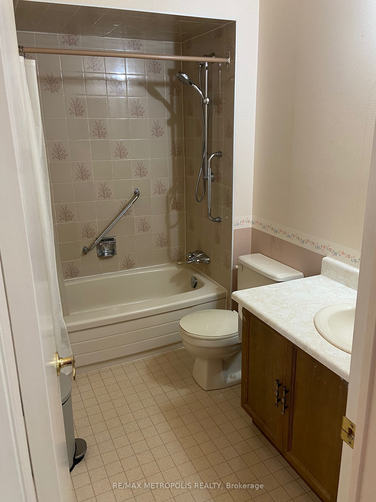 463 Bristol Road Property Photo 8