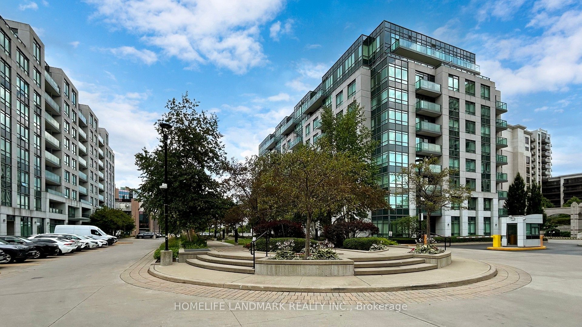 55 South Town Centre Boulevard 918 Property Photo 1