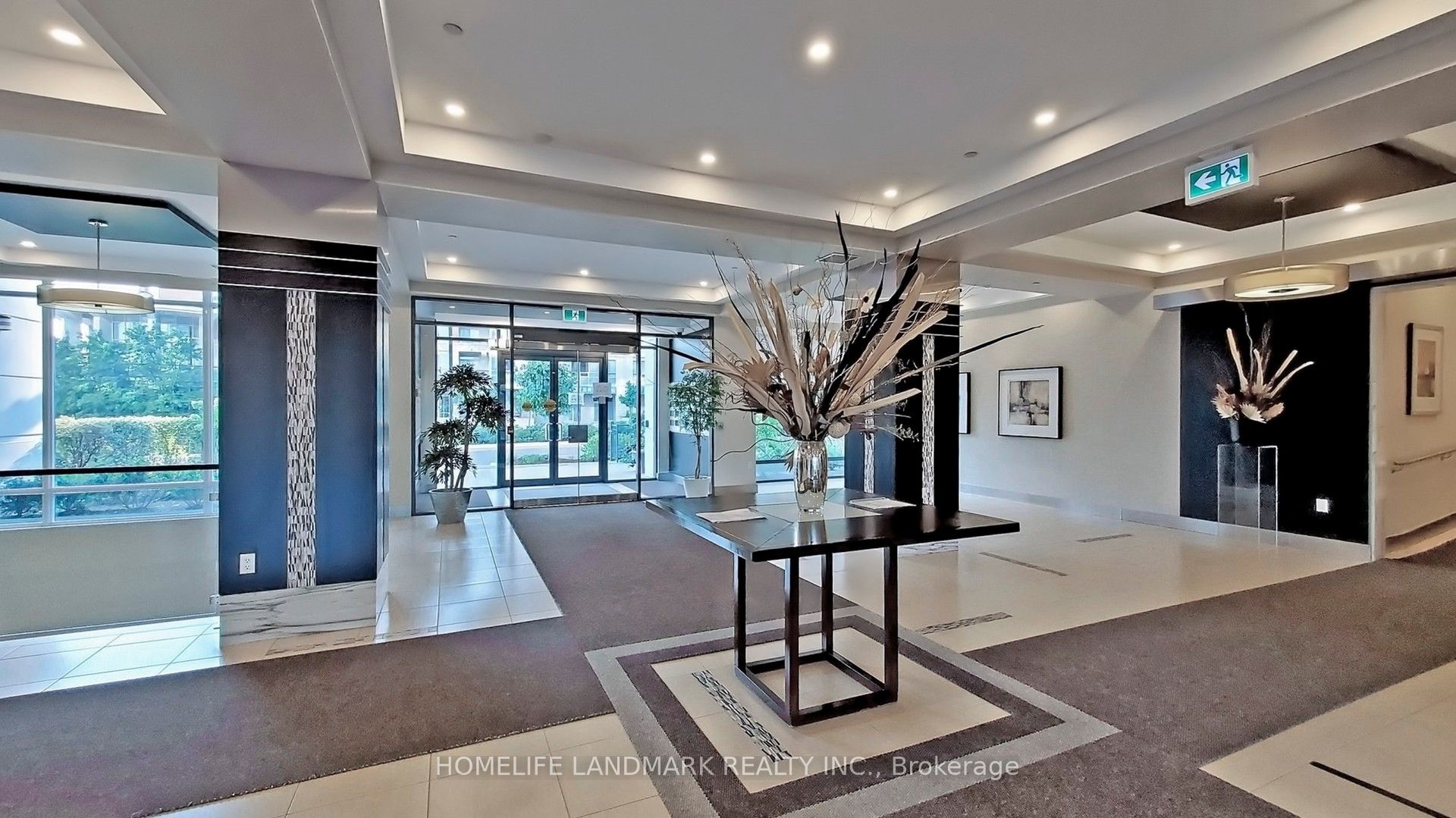 55 South Town Centre Boulevard 918 Property Photo 7
