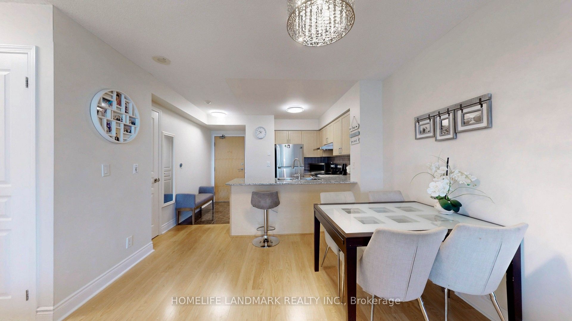 55 South Town Centre Boulevard 918 Property Photo 15