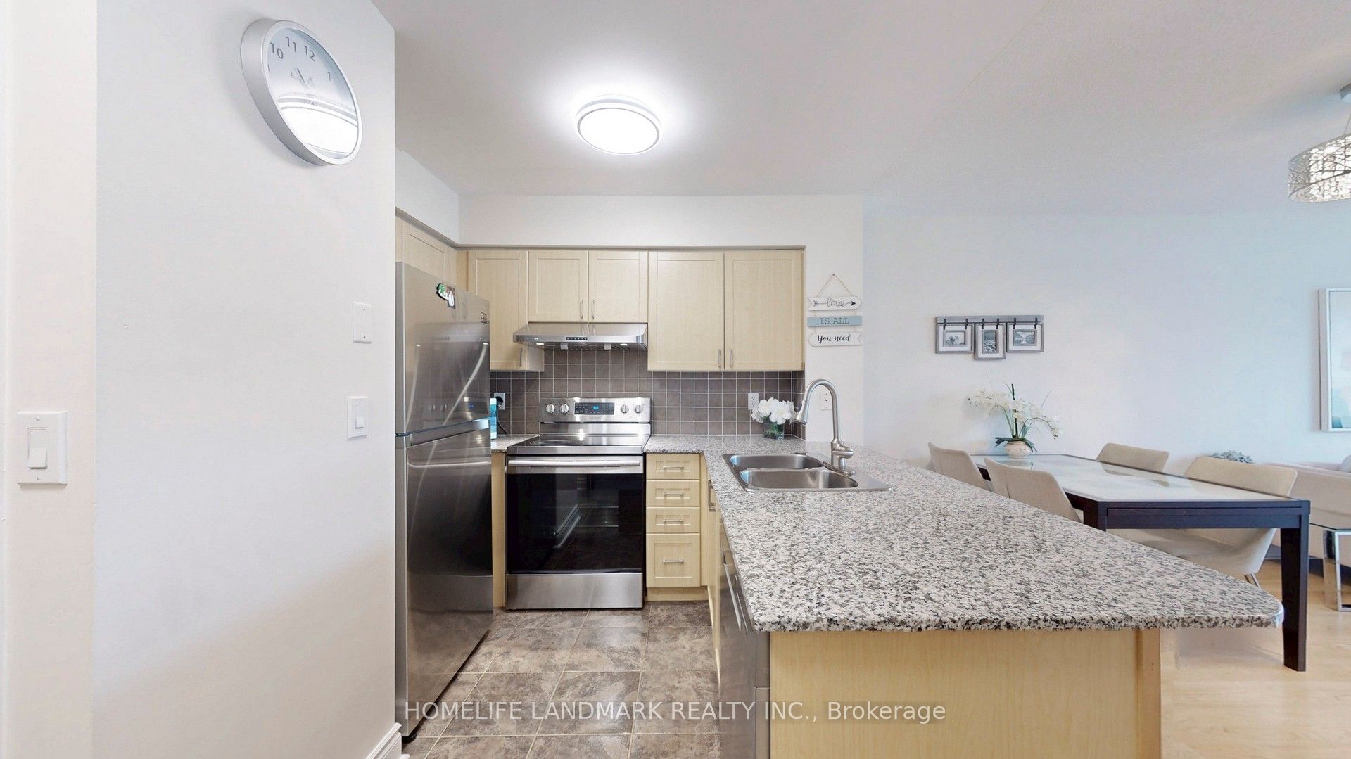 55 South Town Centre Boulevard 918 Property Photo 19