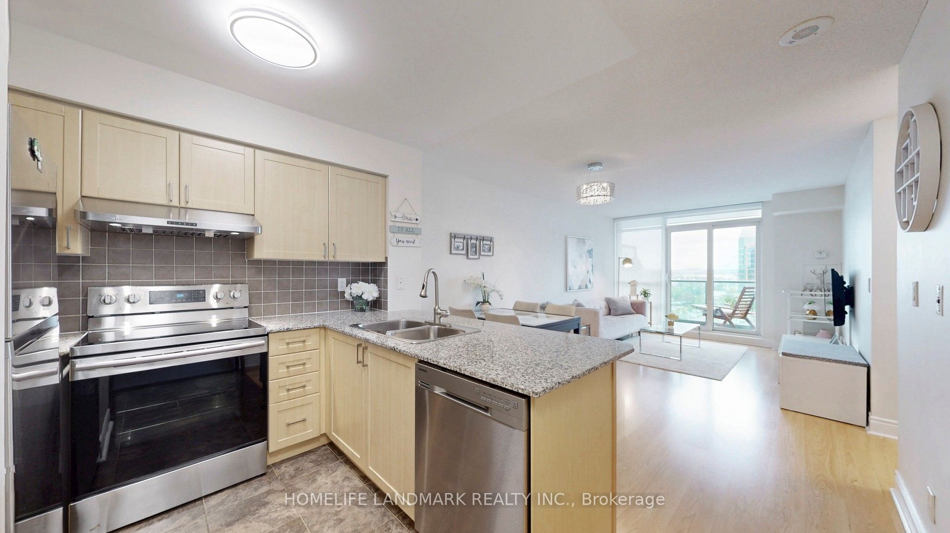 55 South Town Centre Boulevard 918 Property Photo 20