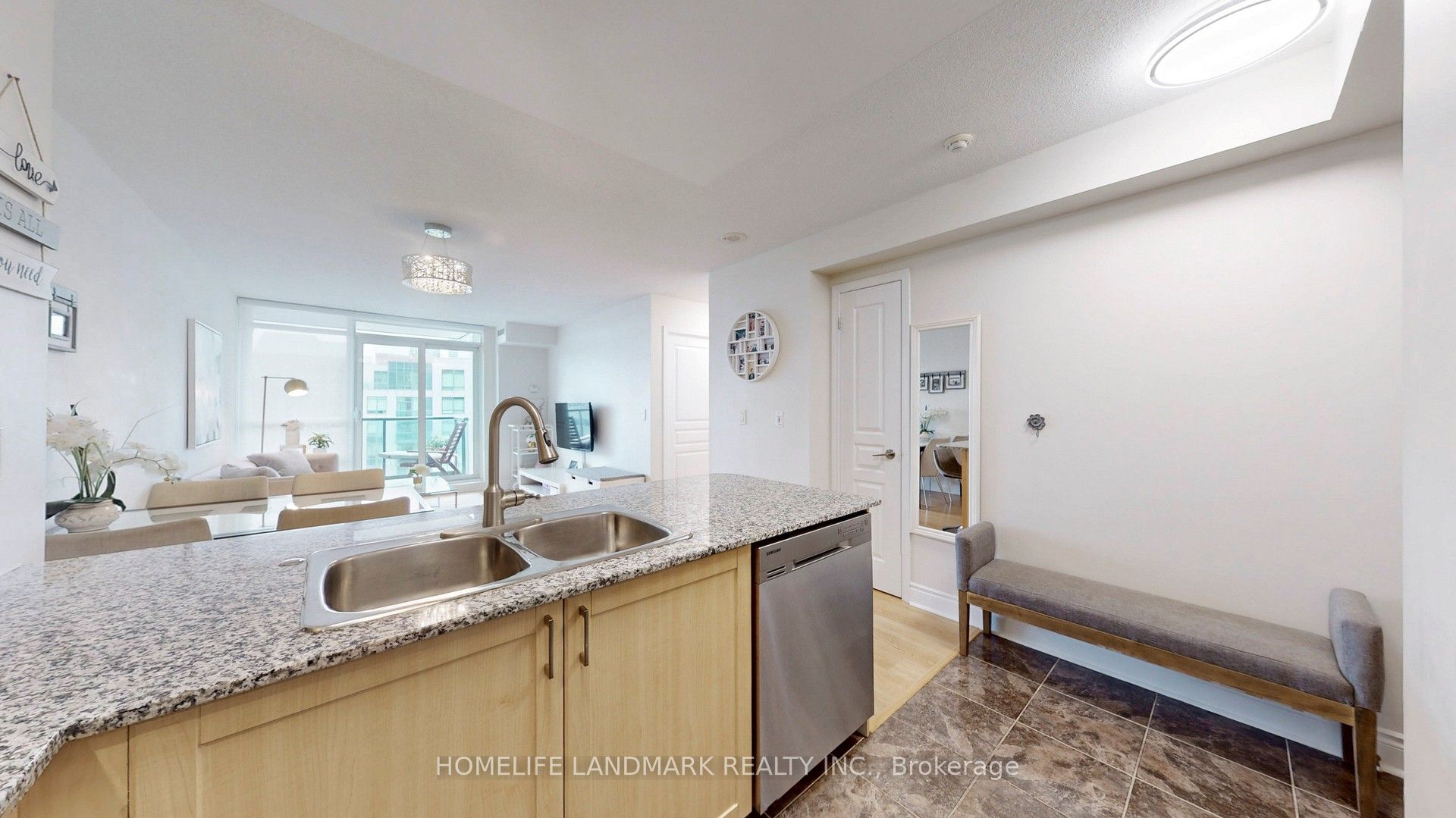 55 South Town Centre Boulevard 918 Property Photo 21