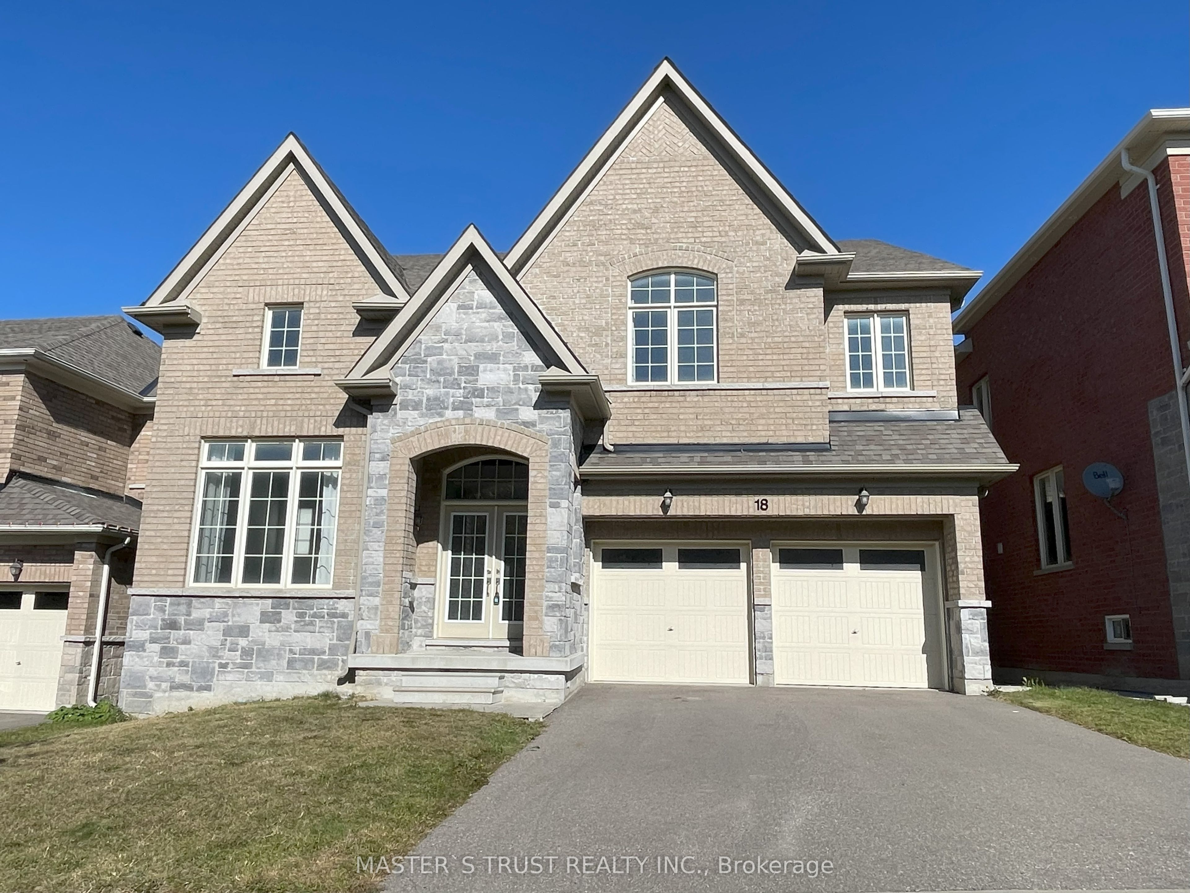 18 CLIFFORD FAIRBARN Drive Property Photo 1