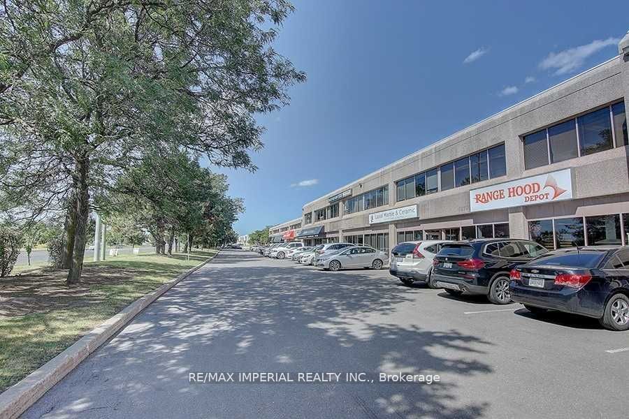 8111 Jane Street 3 Property Photo 2