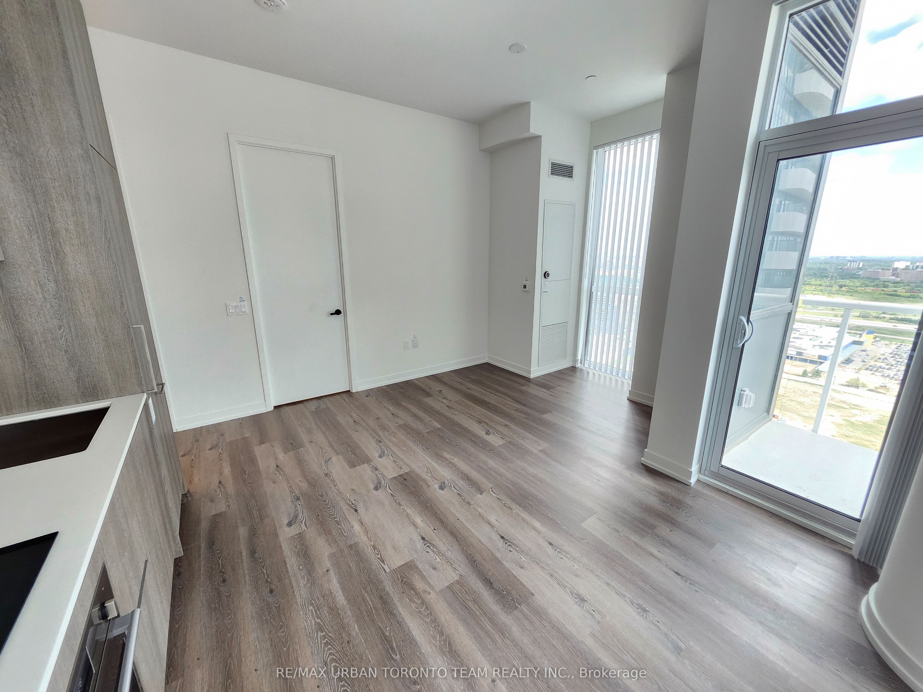 225 Commerce Street 3705 Property Photo 3