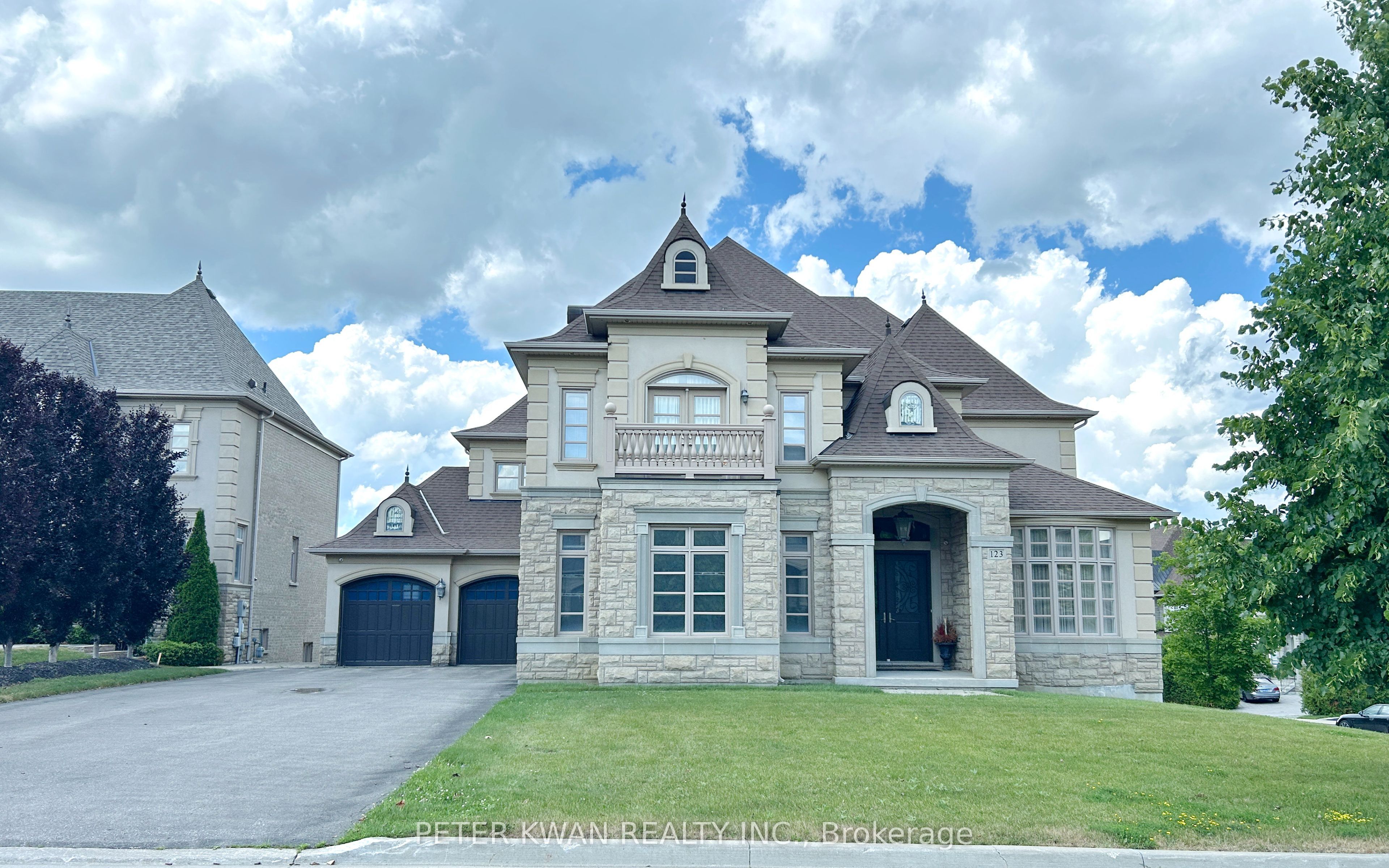 123 Carisbrooke Circle Property Photo 1