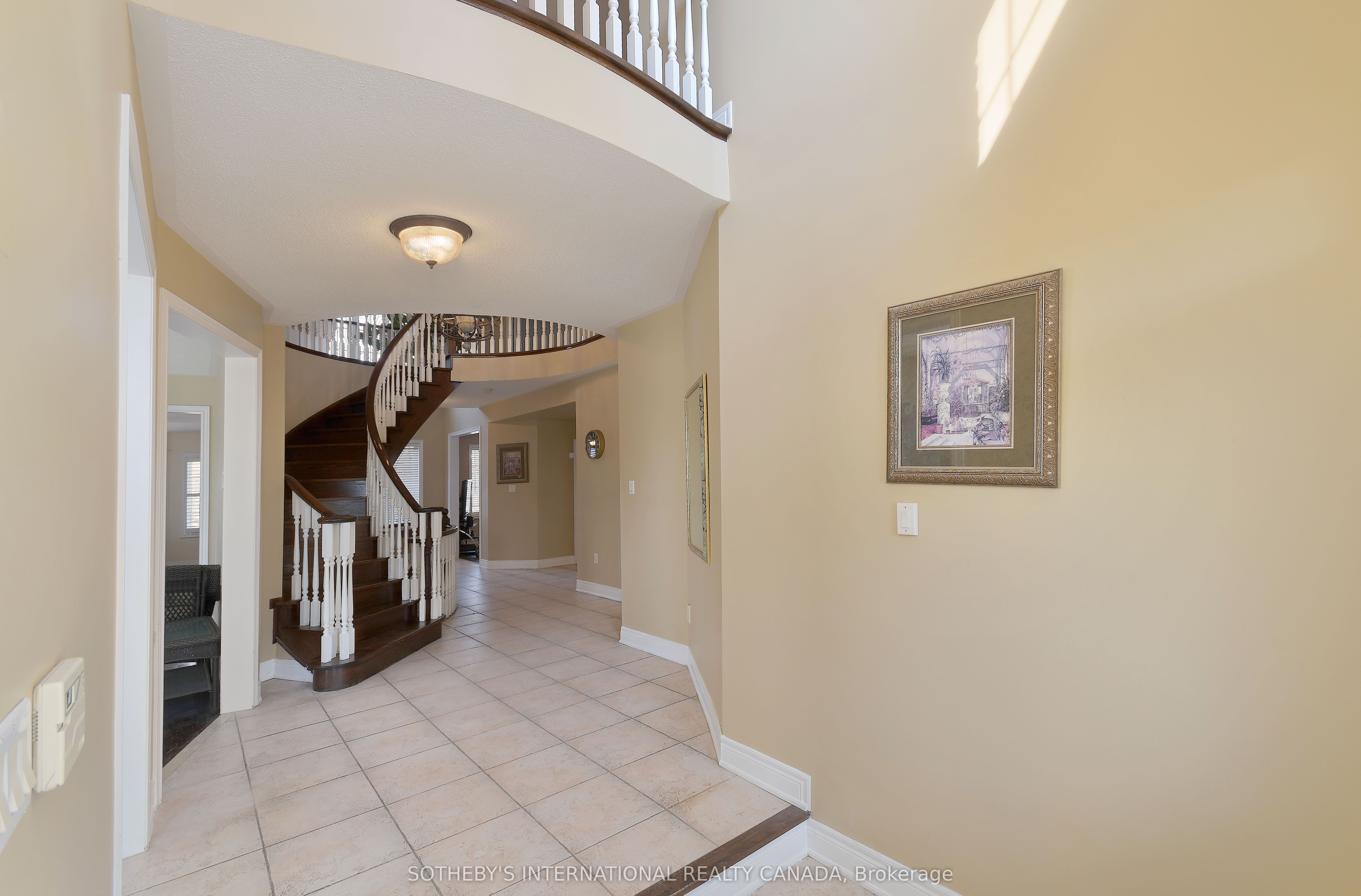 110 Velmar Drive Property Photo 8