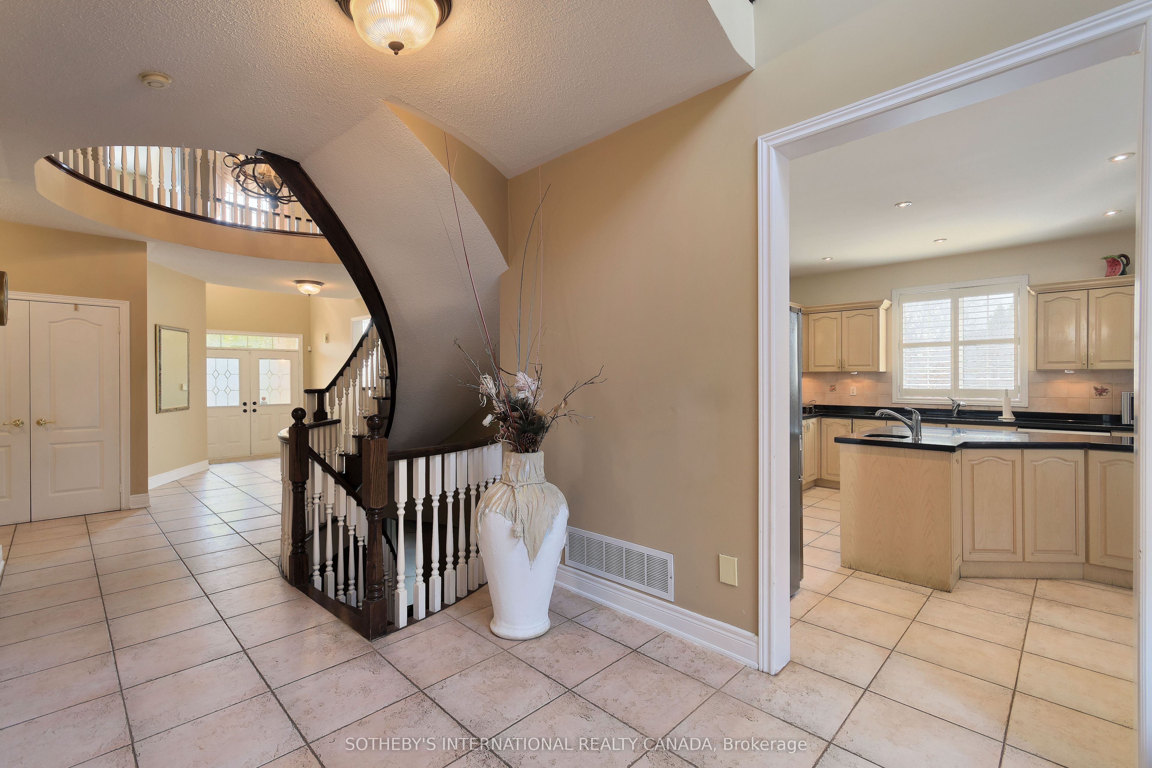 110 Velmar Drive Property Photo 9