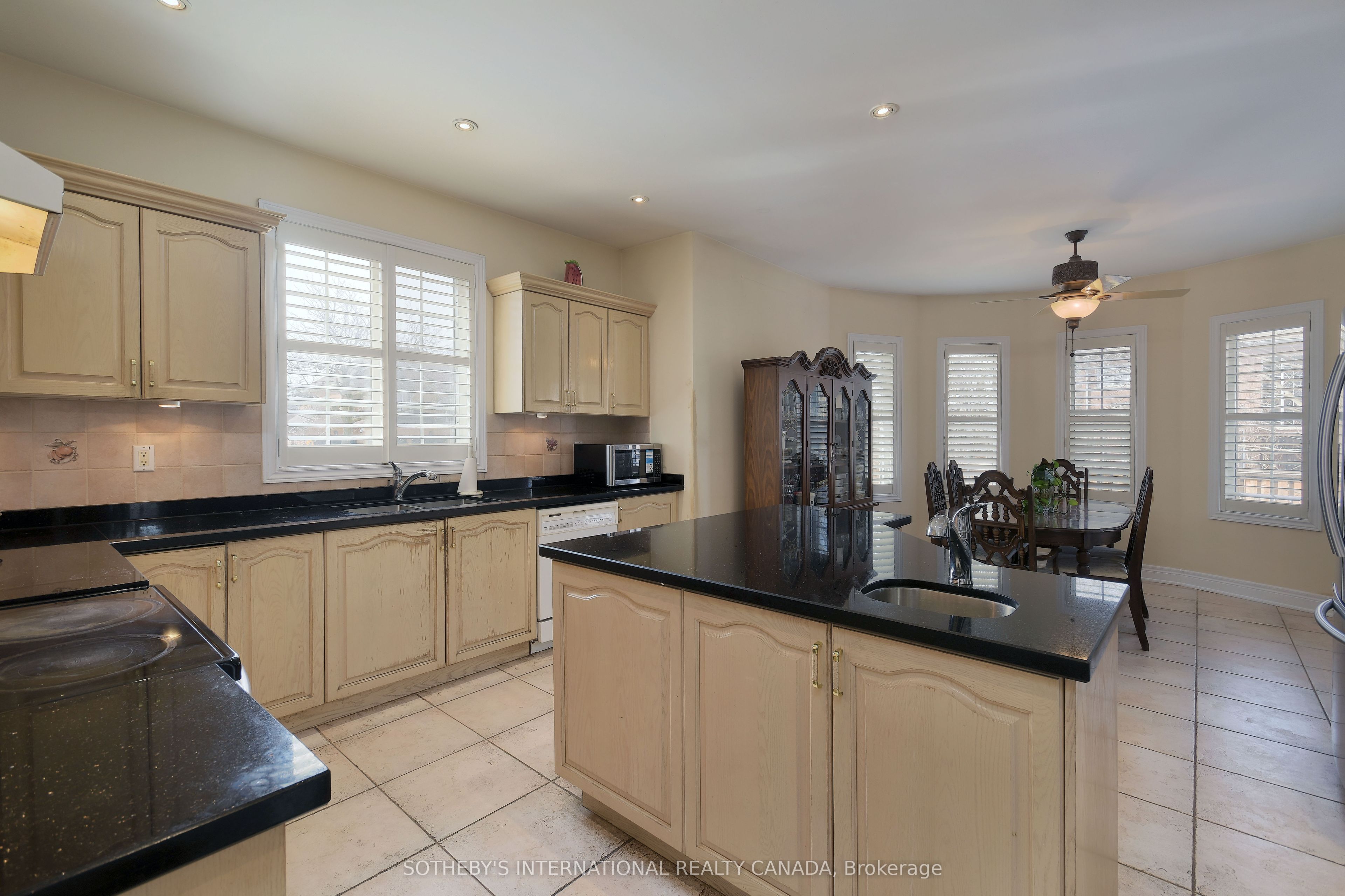 110 Velmar Drive Property Photo 14