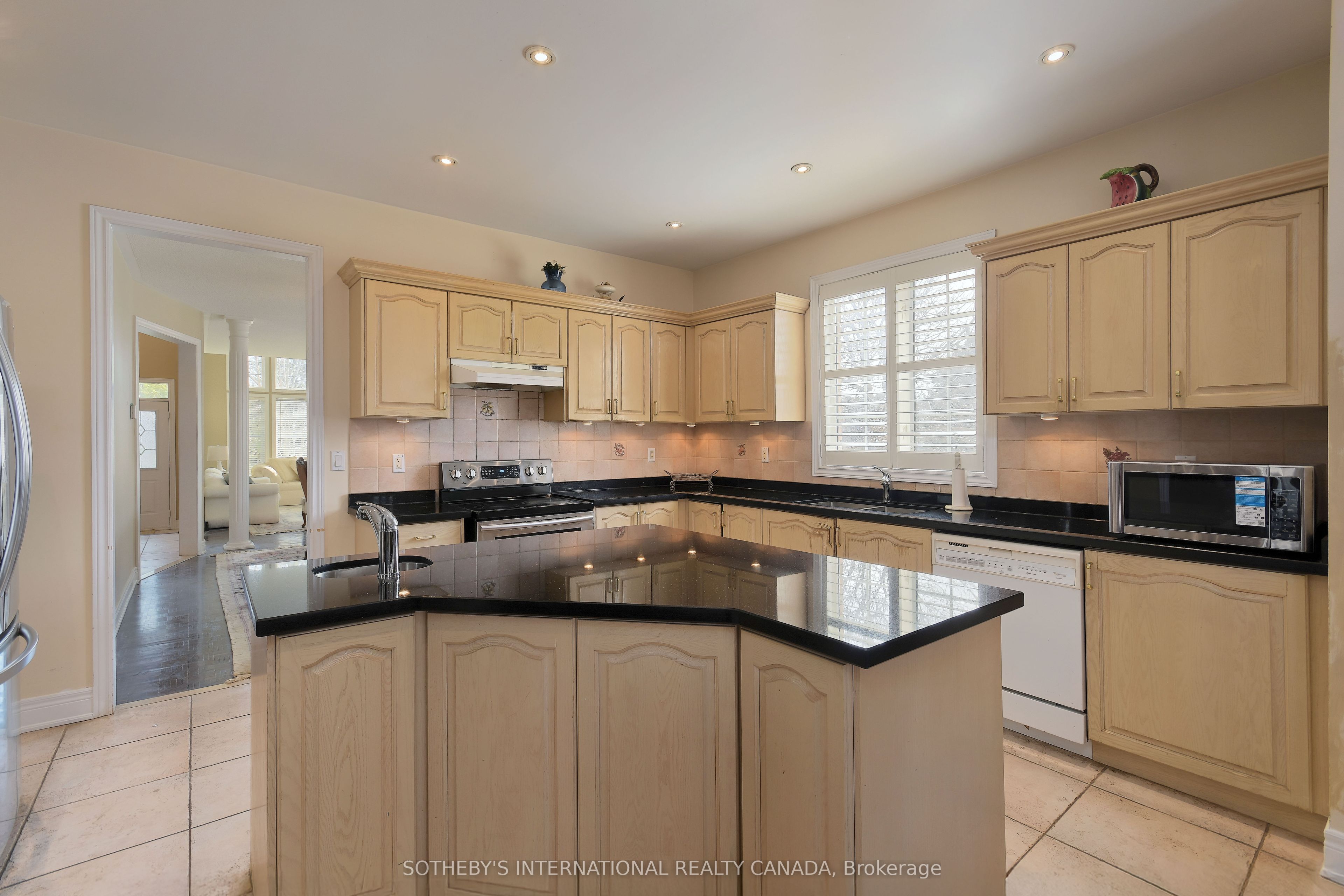 110 Velmar Drive Property Photo 16