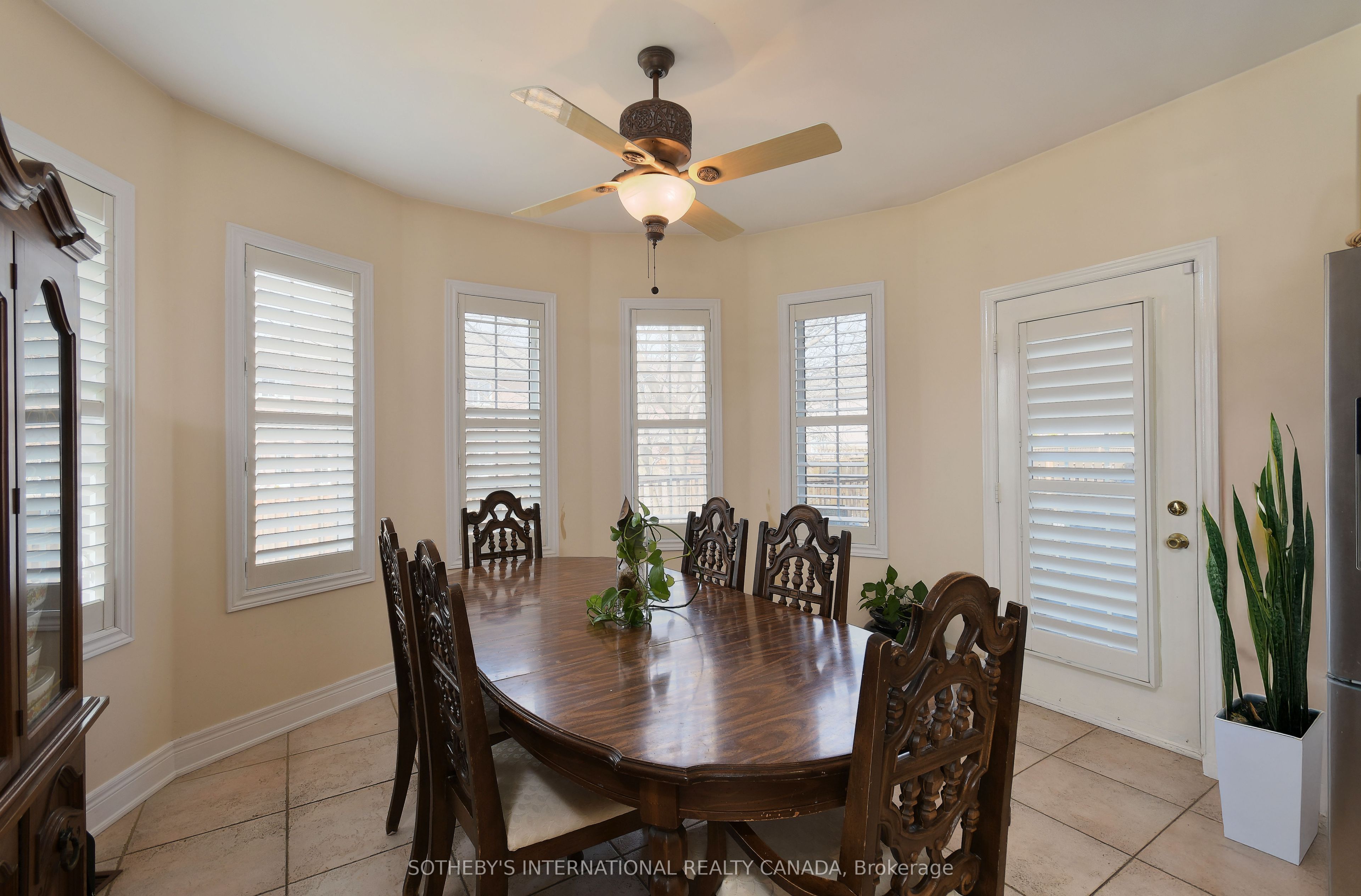 110 Velmar Drive Property Photo 17