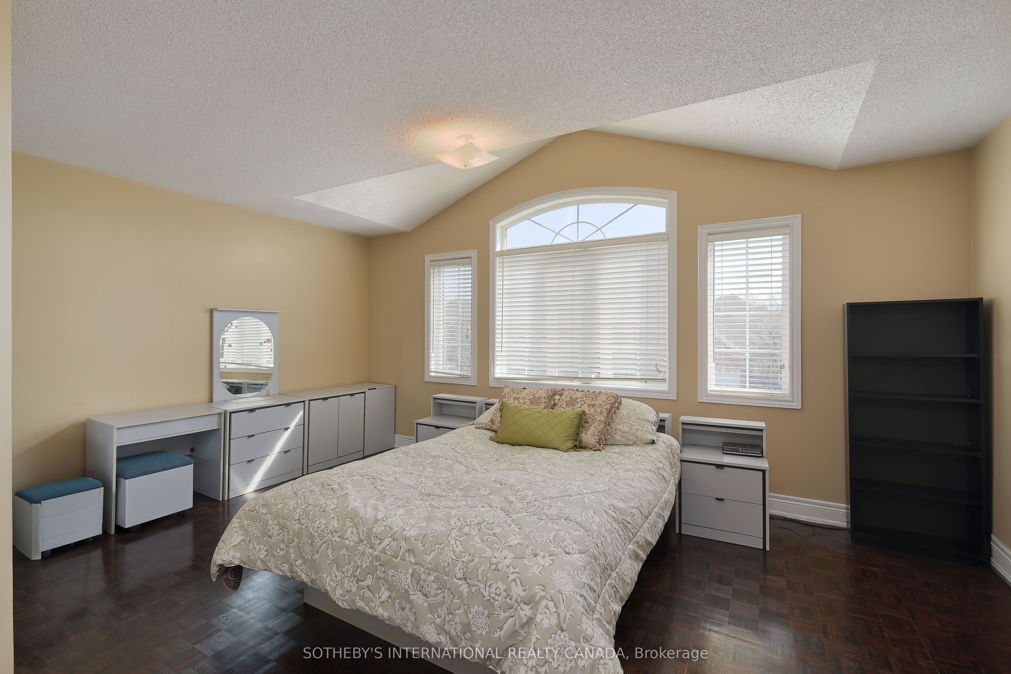 110 Velmar Drive Property Photo 35