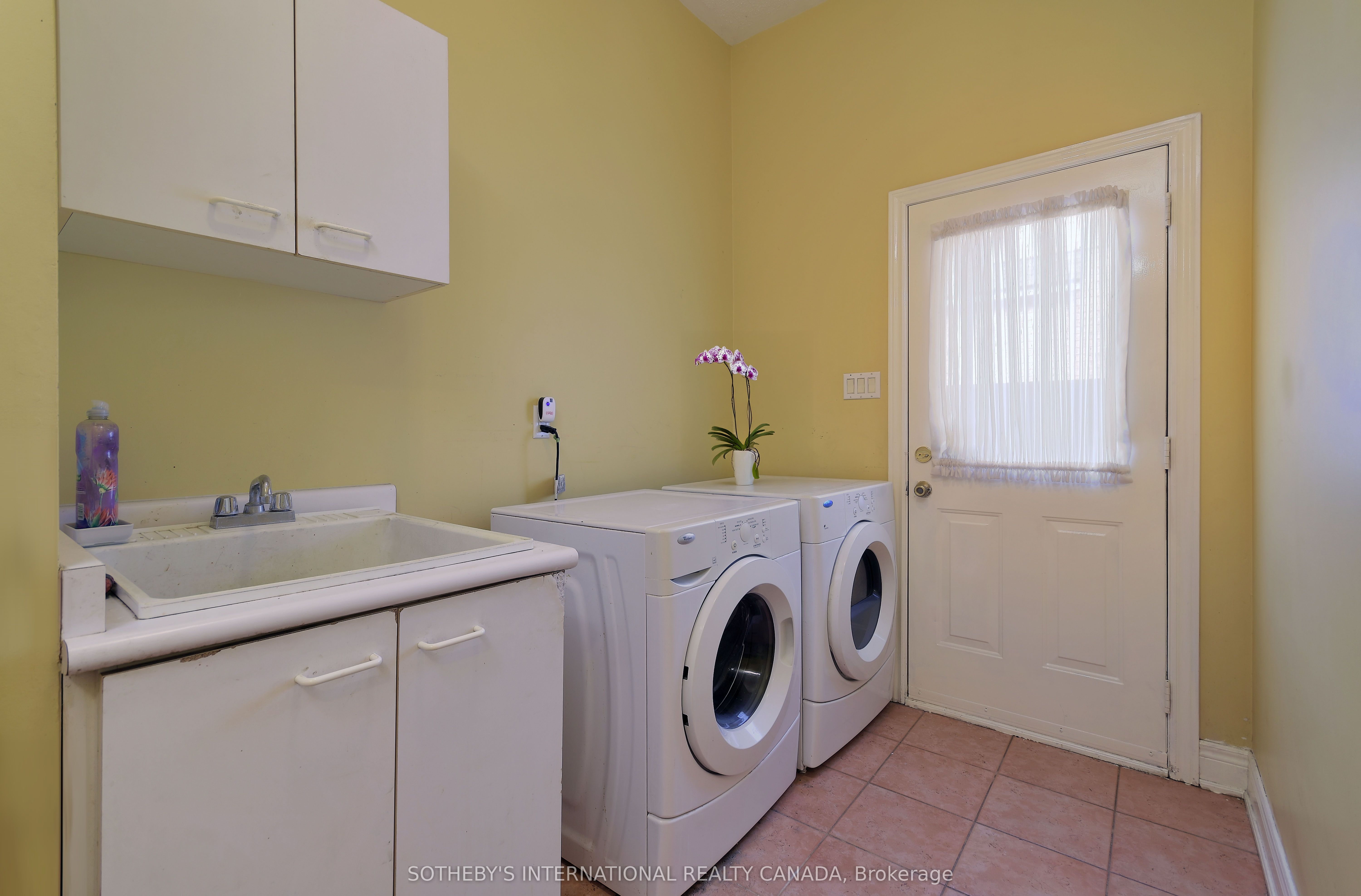 110 Velmar Drive Property Photo 38