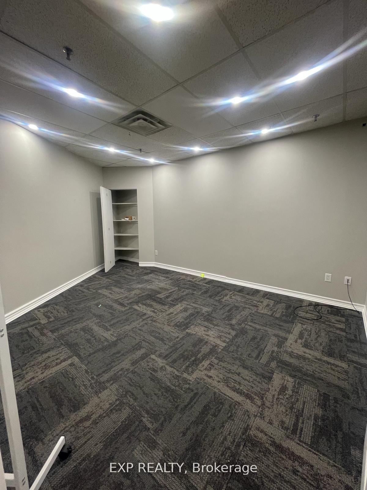 #17 - 4370 Steeles Avenue Property Photo 8