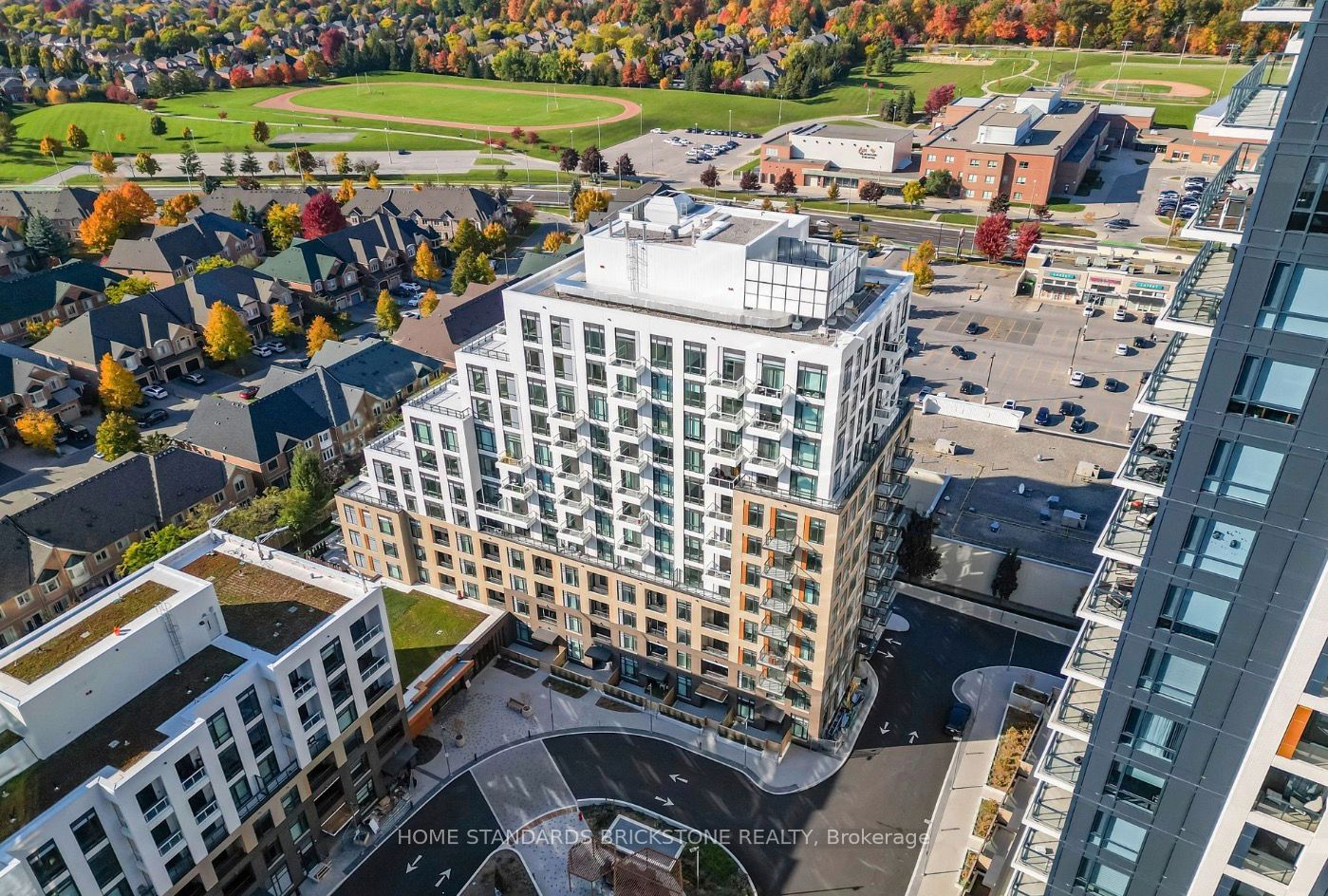 #501 - 8 Beverley Glen Boulevard Property Photo 1