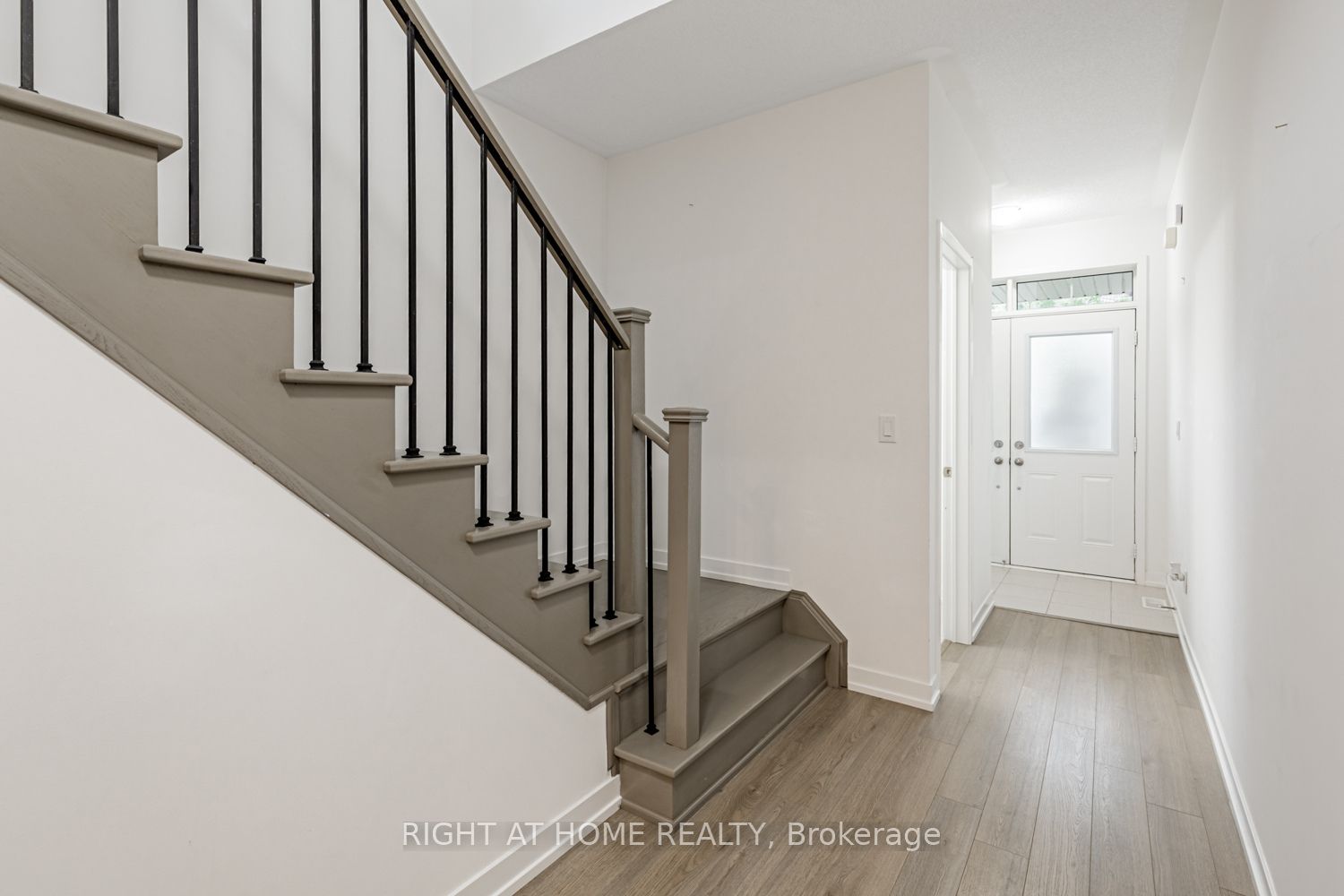 115 Knott End Crescent Property Photo 4