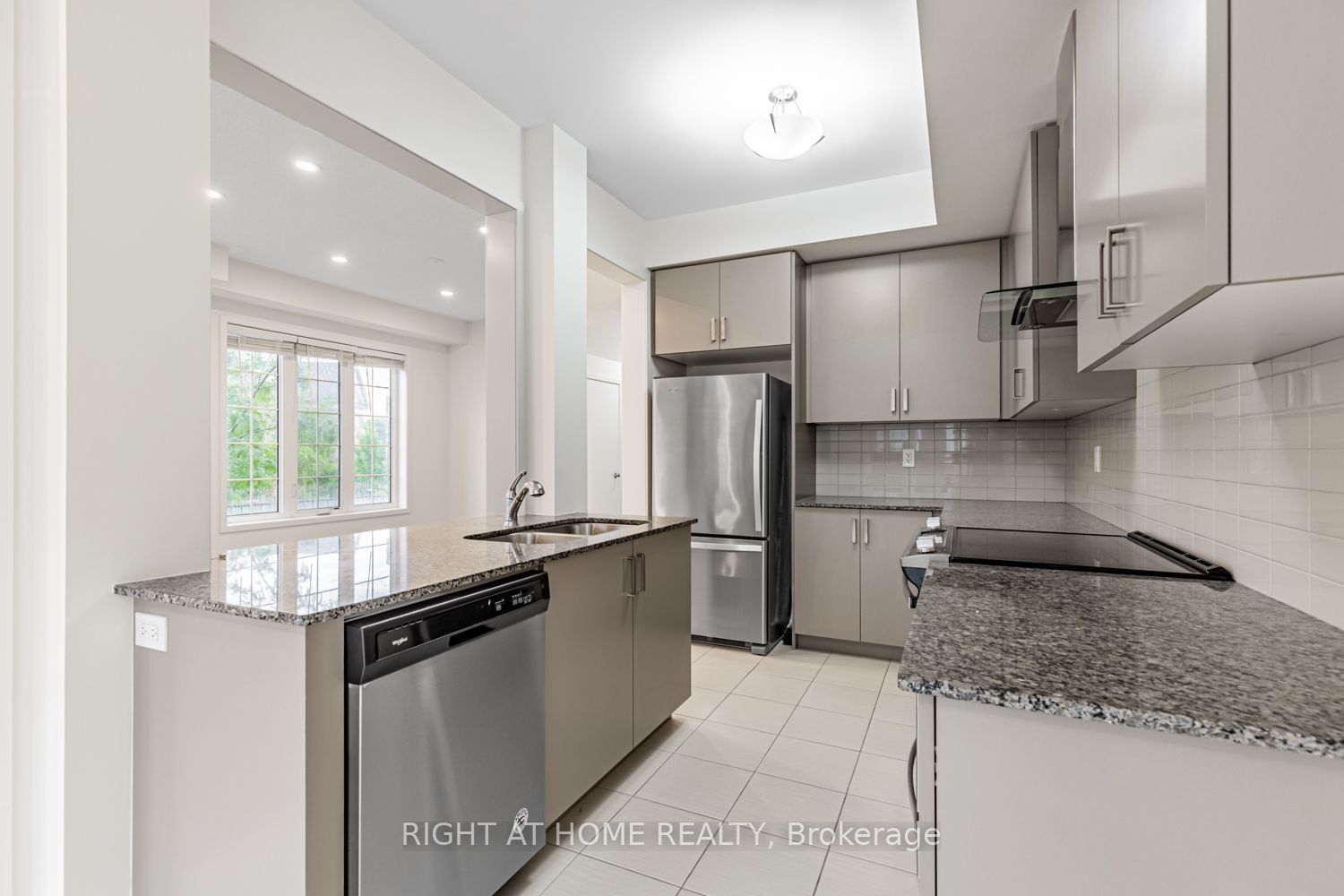 115 Knott End Crescent Property Photo 12