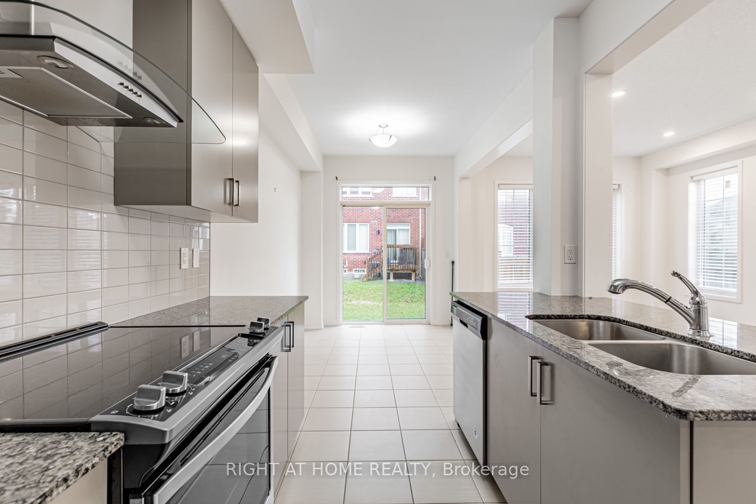 115 Knott End Crescent Property Photo 13