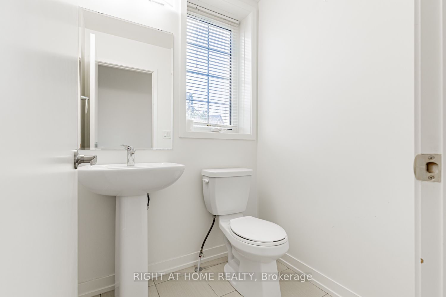 115 Knott End Crescent Property Photo 16