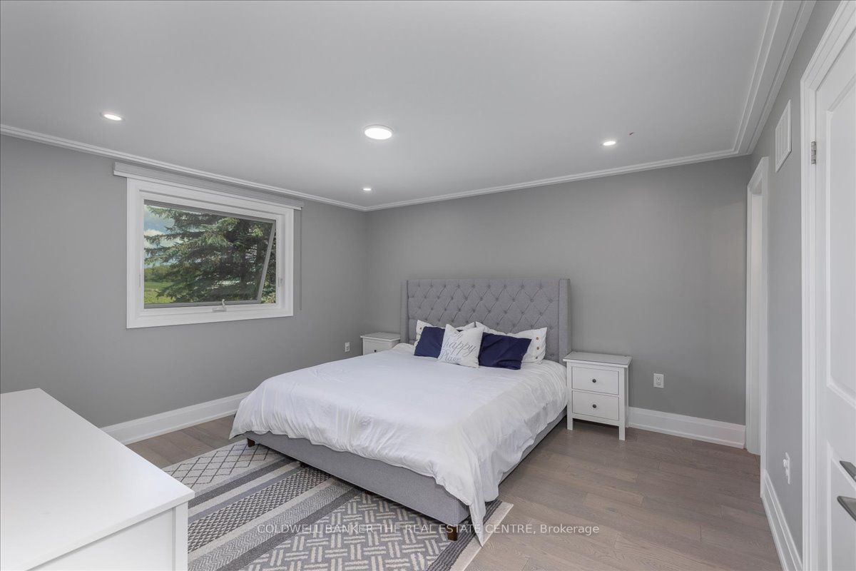 4244 Doane Road E Property Photo 11