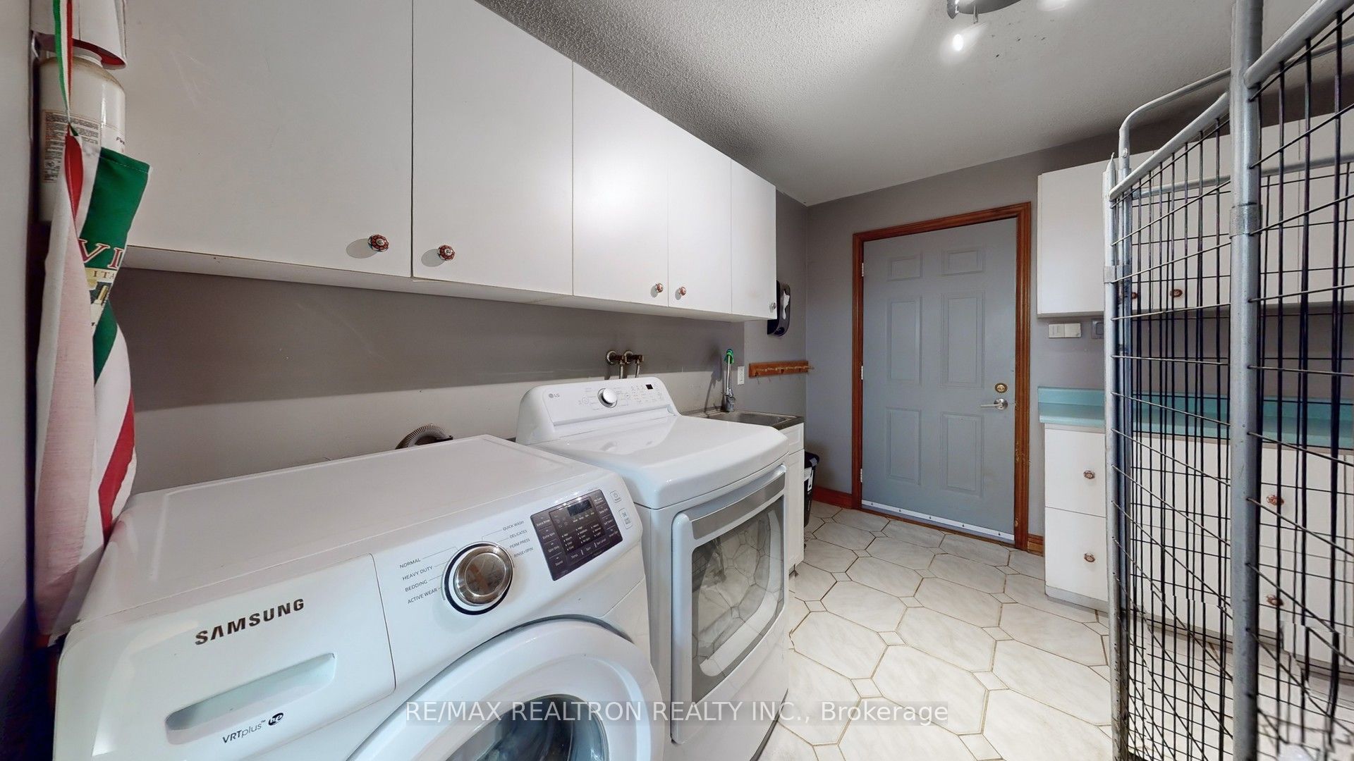 2521 Mt Albert Road Property Photo 13