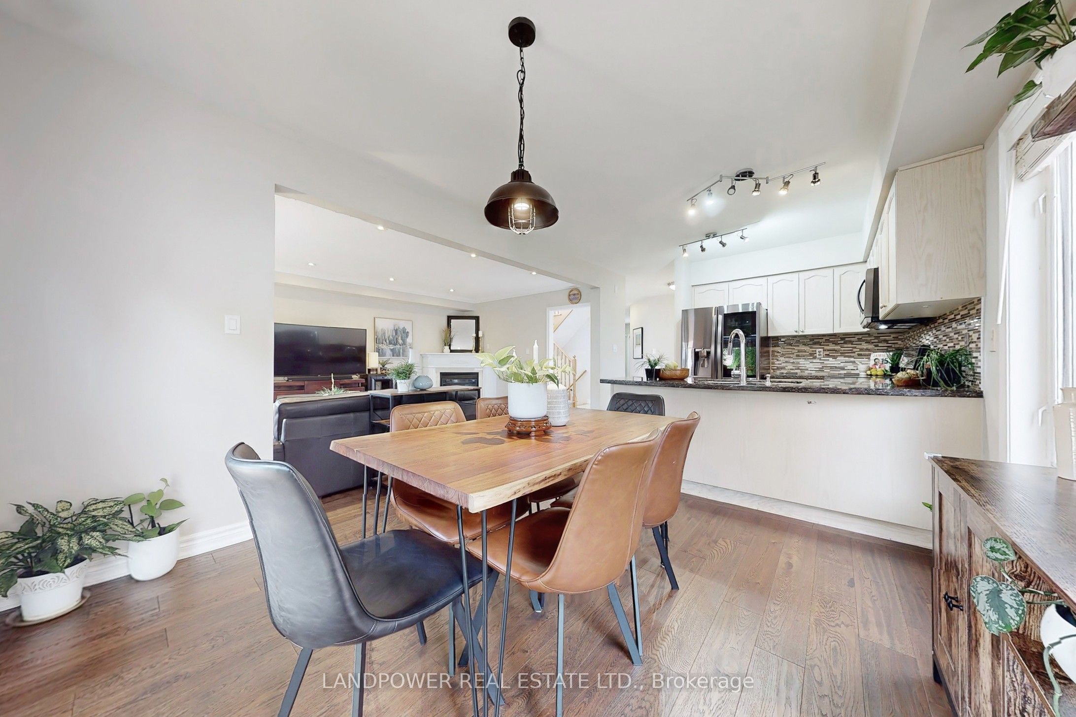 639 Society Crescent Property Photo 10
