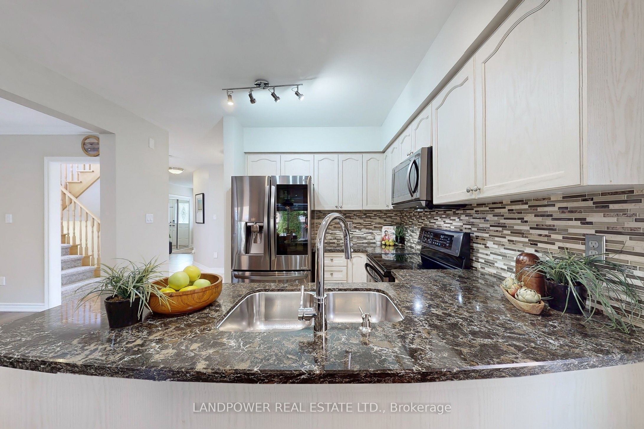 639 Society Crescent Property Photo 13