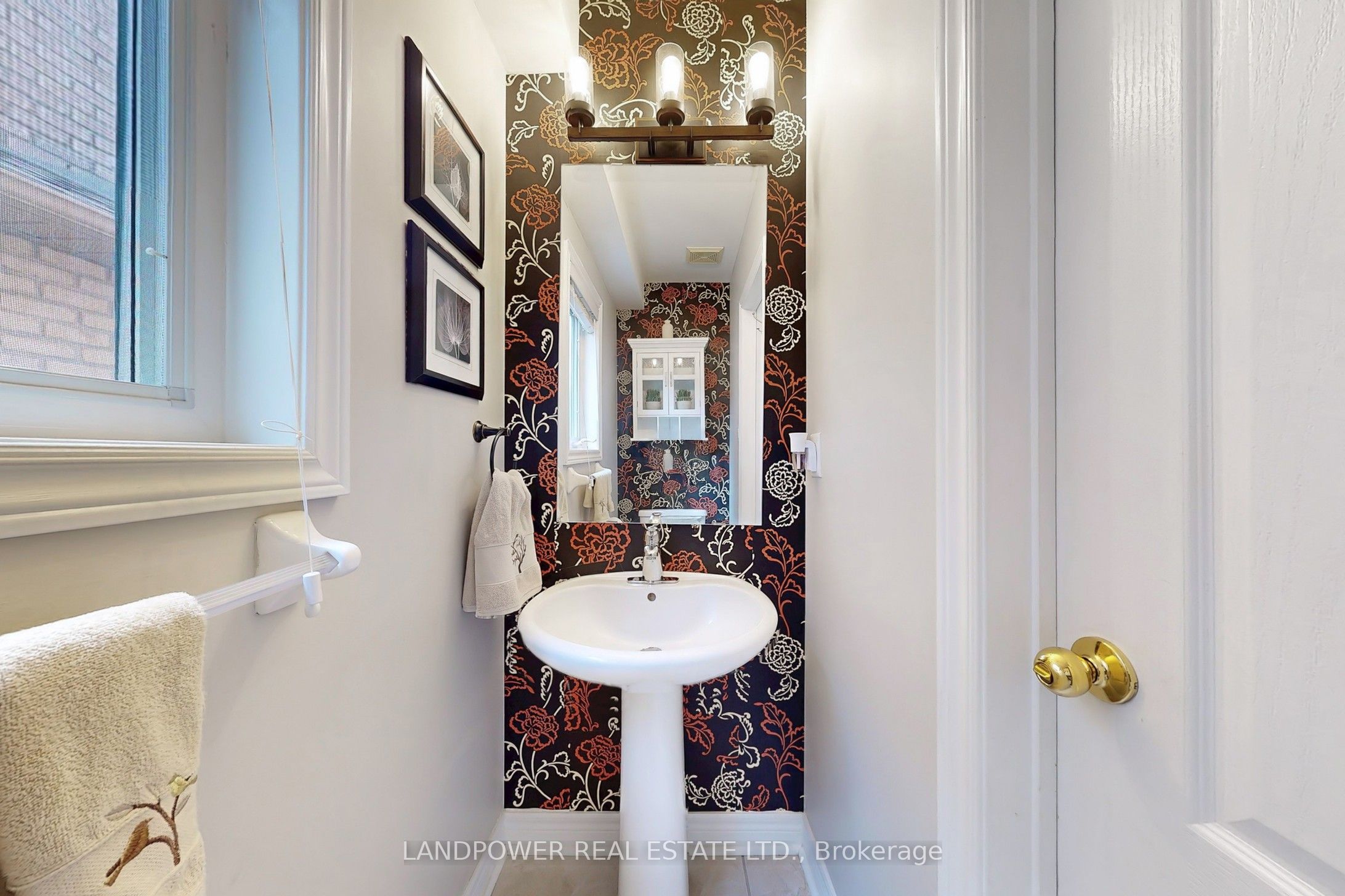 639 Society Crescent Property Photo 14
