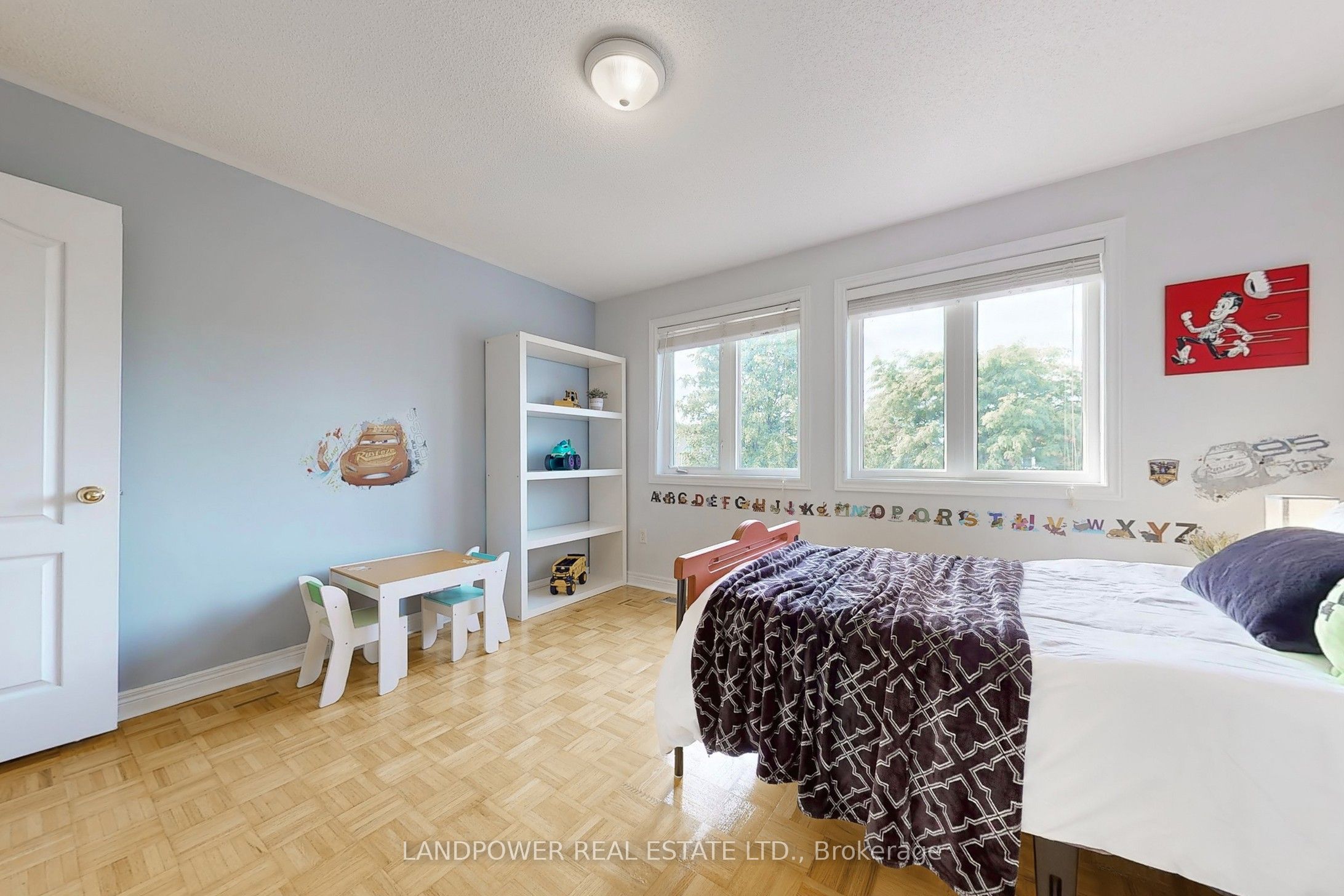 639 Society Crescent Property Photo 27