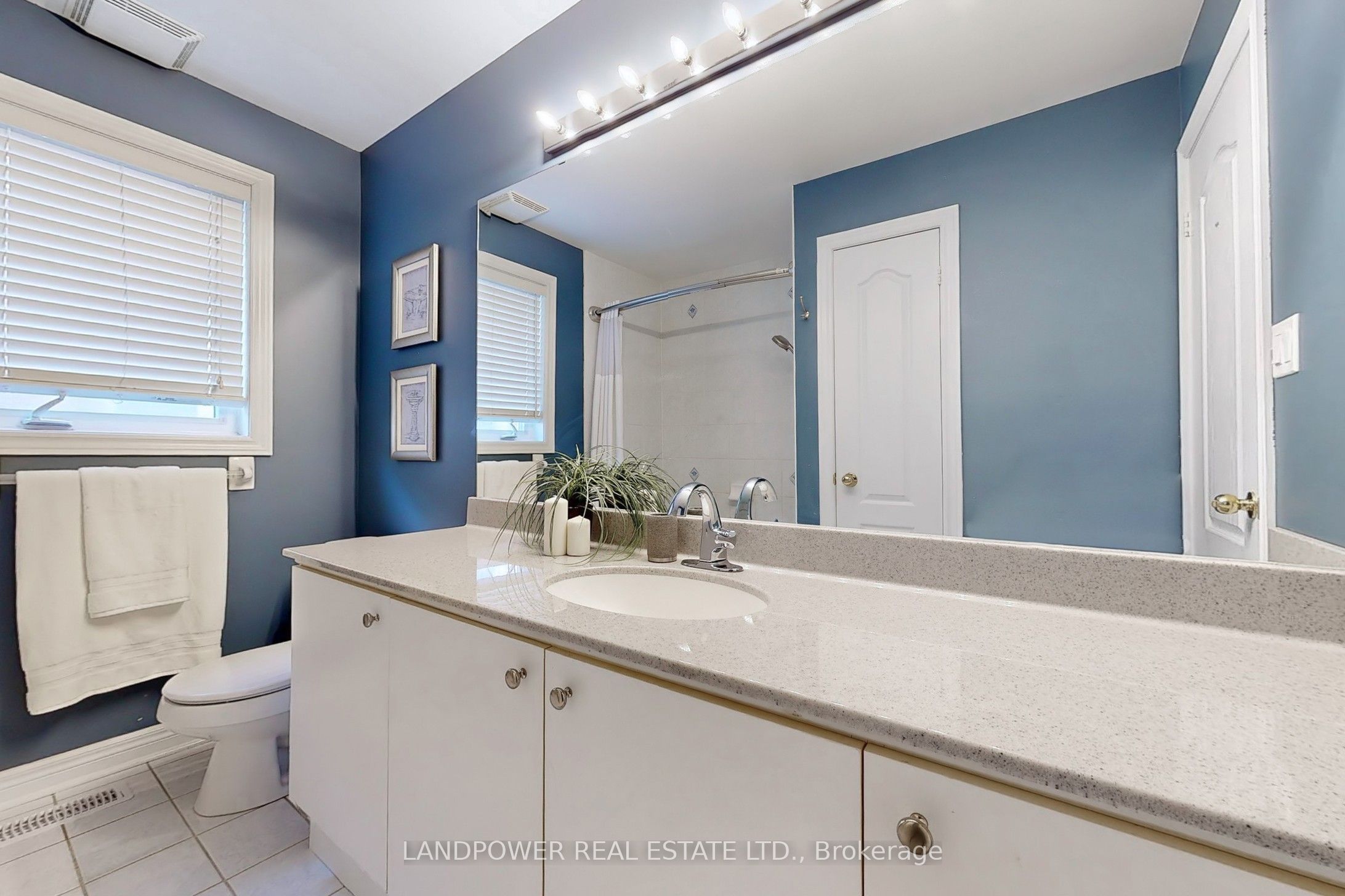639 Society Crescent Property Photo 28